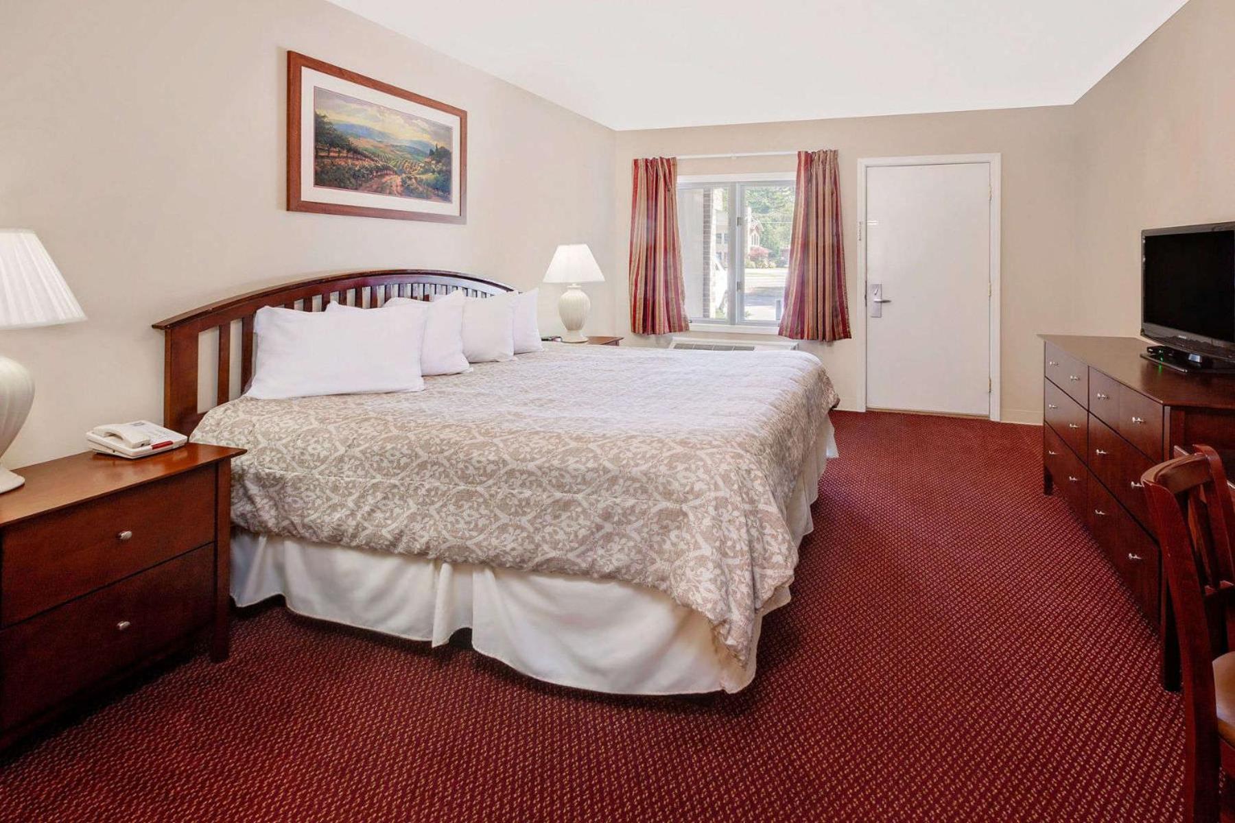 Super 8 by Wyndham Traverse City photo 11
