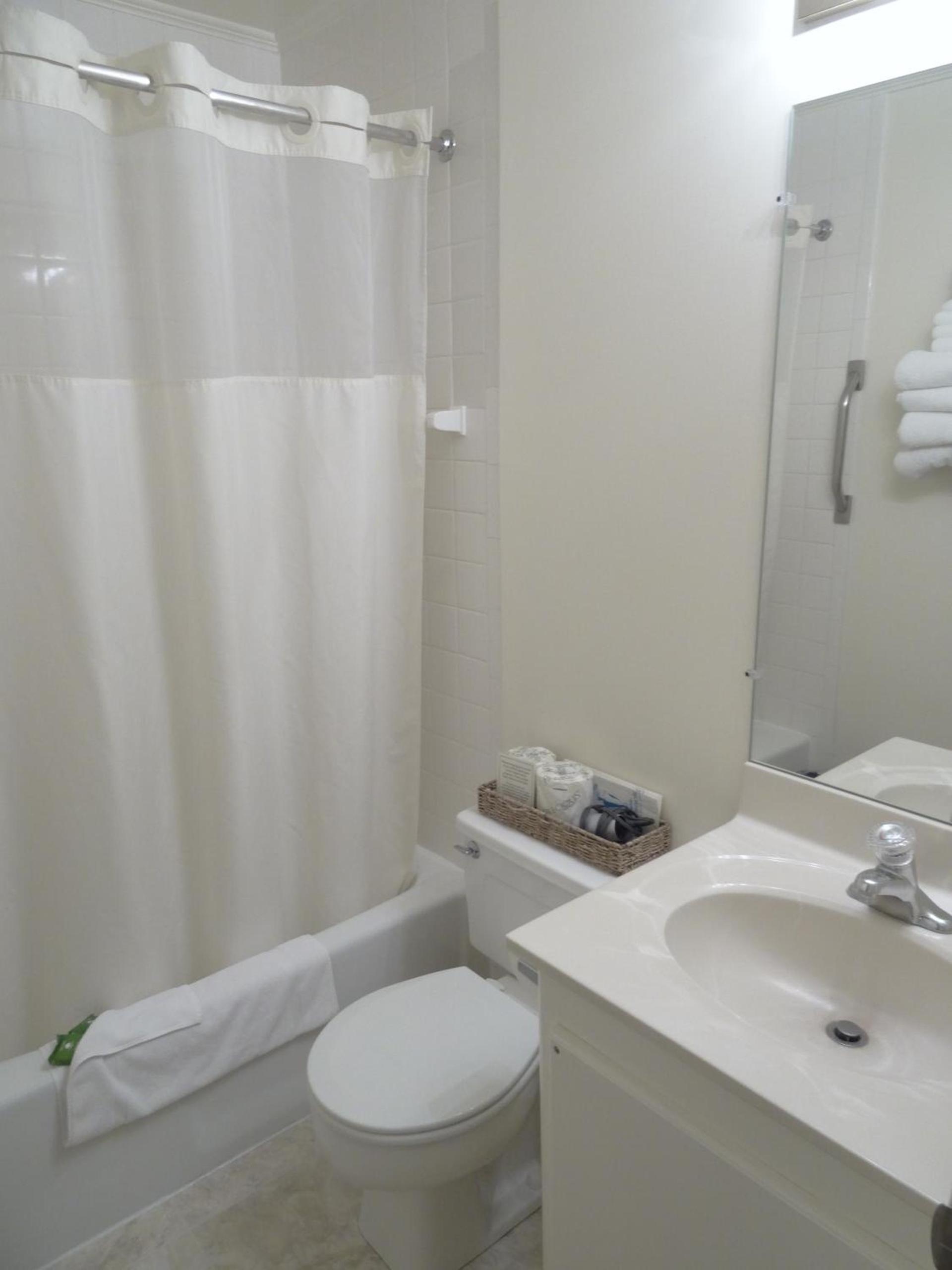 Amish Country Motel photo 8