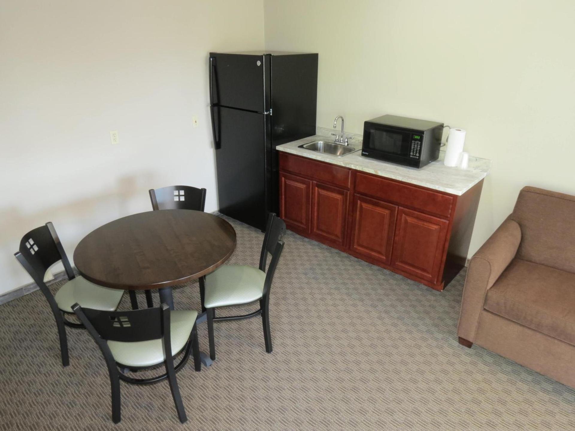 Edgewater Hotel and Suites photo 15