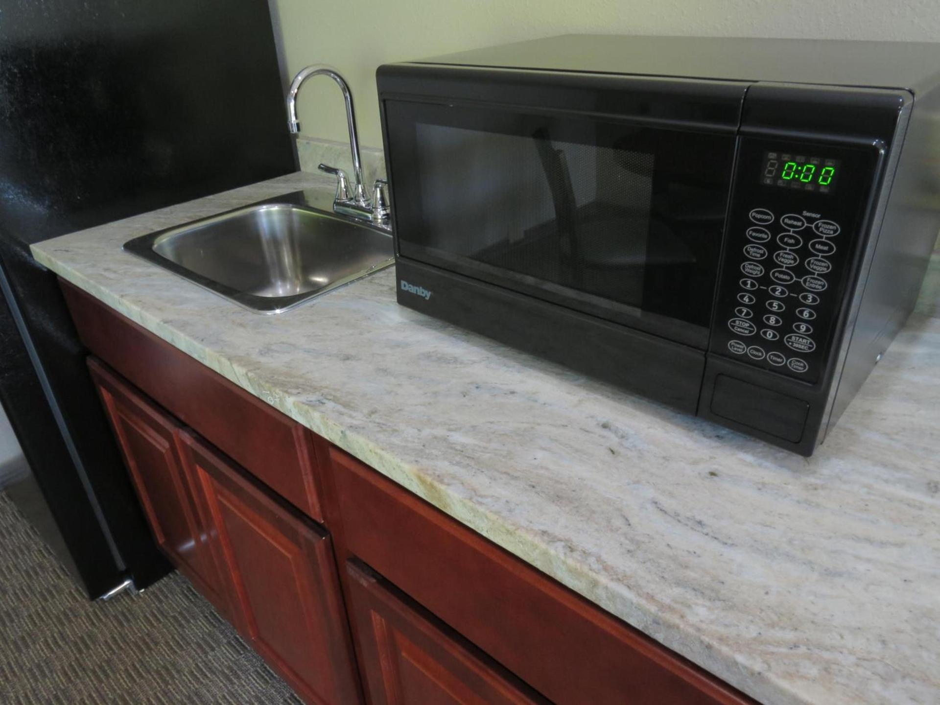 Edgewater Hotel and Suites photo 13
