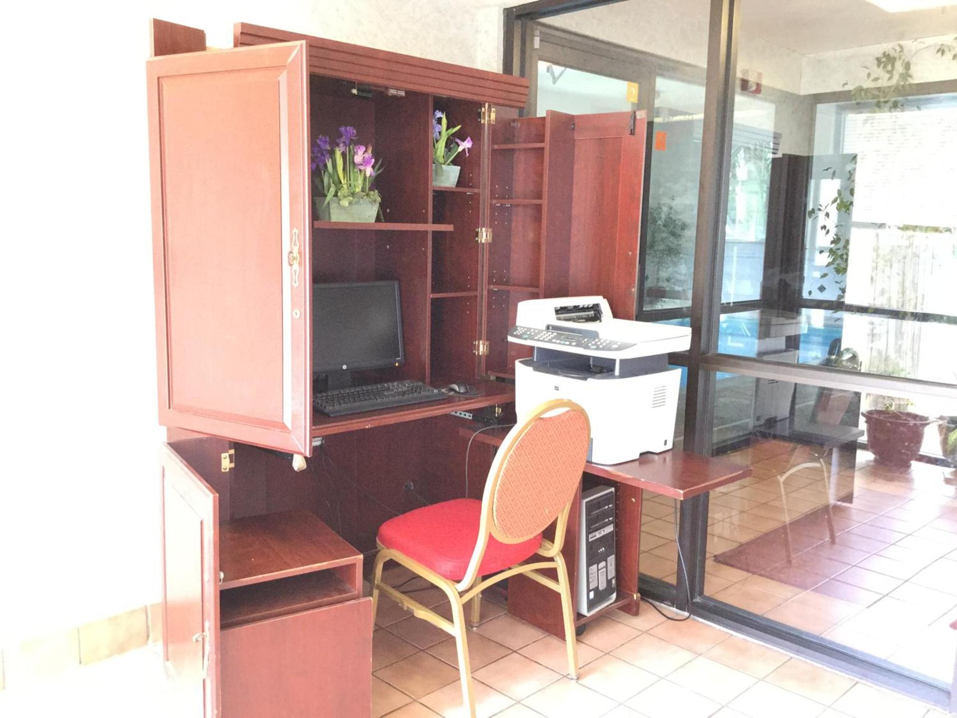 Americas Best Value Inn and Suites Saint Charles photo 22