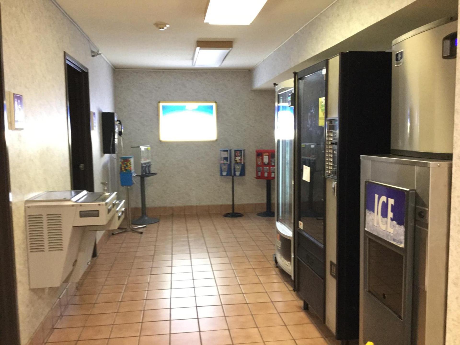 Americas Best Value Inn and Suites Saint Charles photo 25