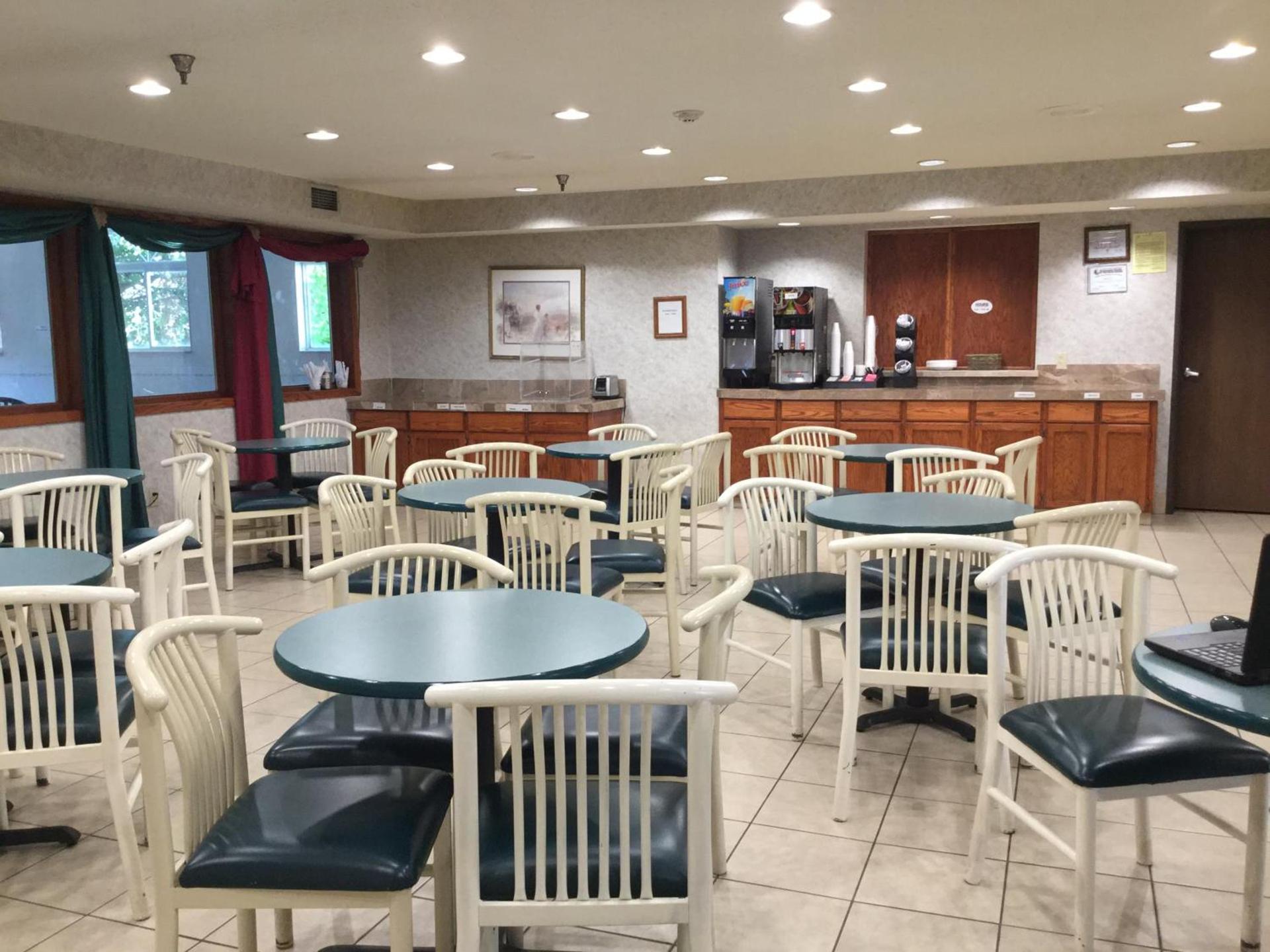 Americas Best Value Inn and Suites Saint Charles photo 27