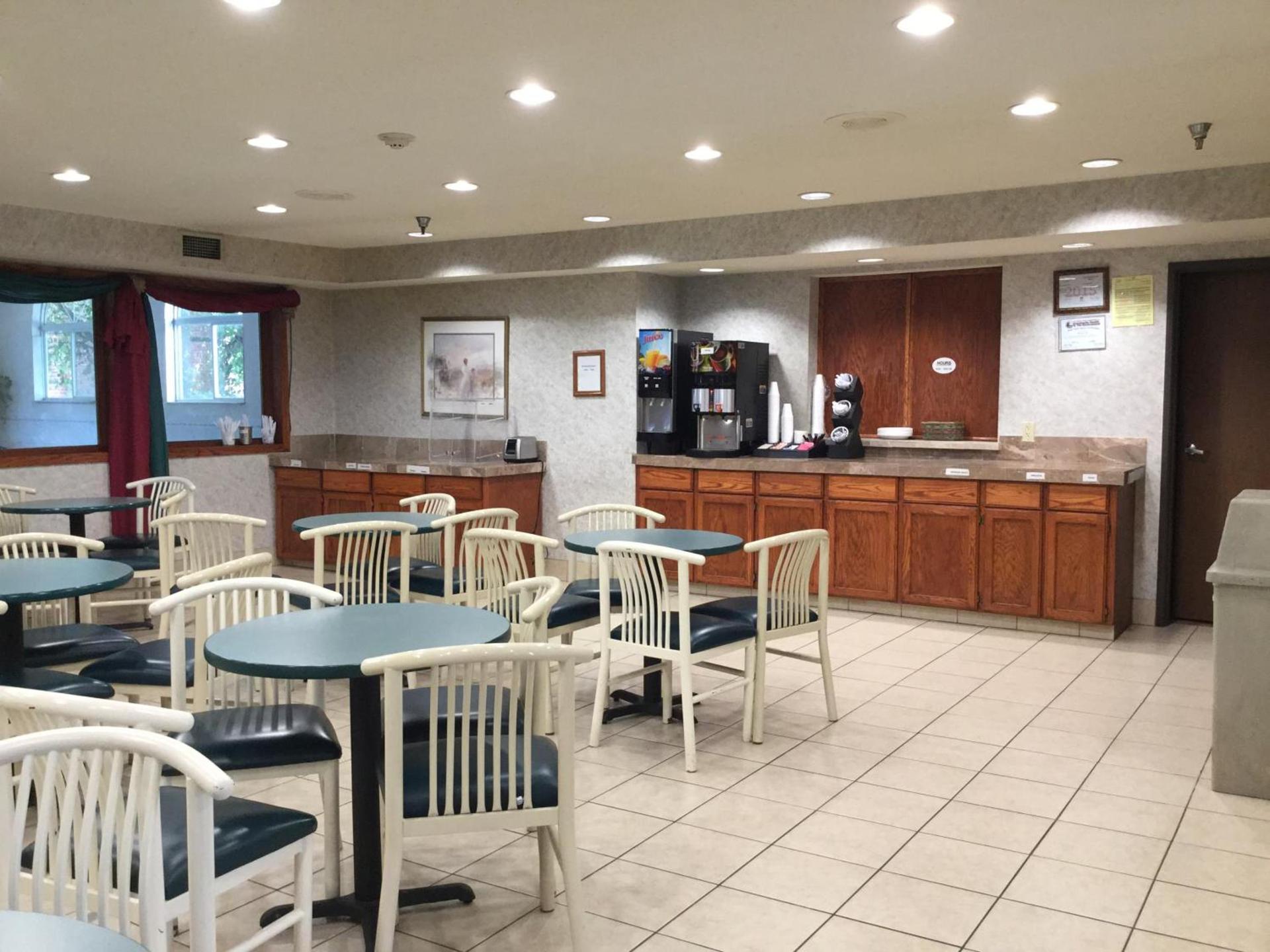 Americas Best Value Inn and Suites Saint Charles photo 28