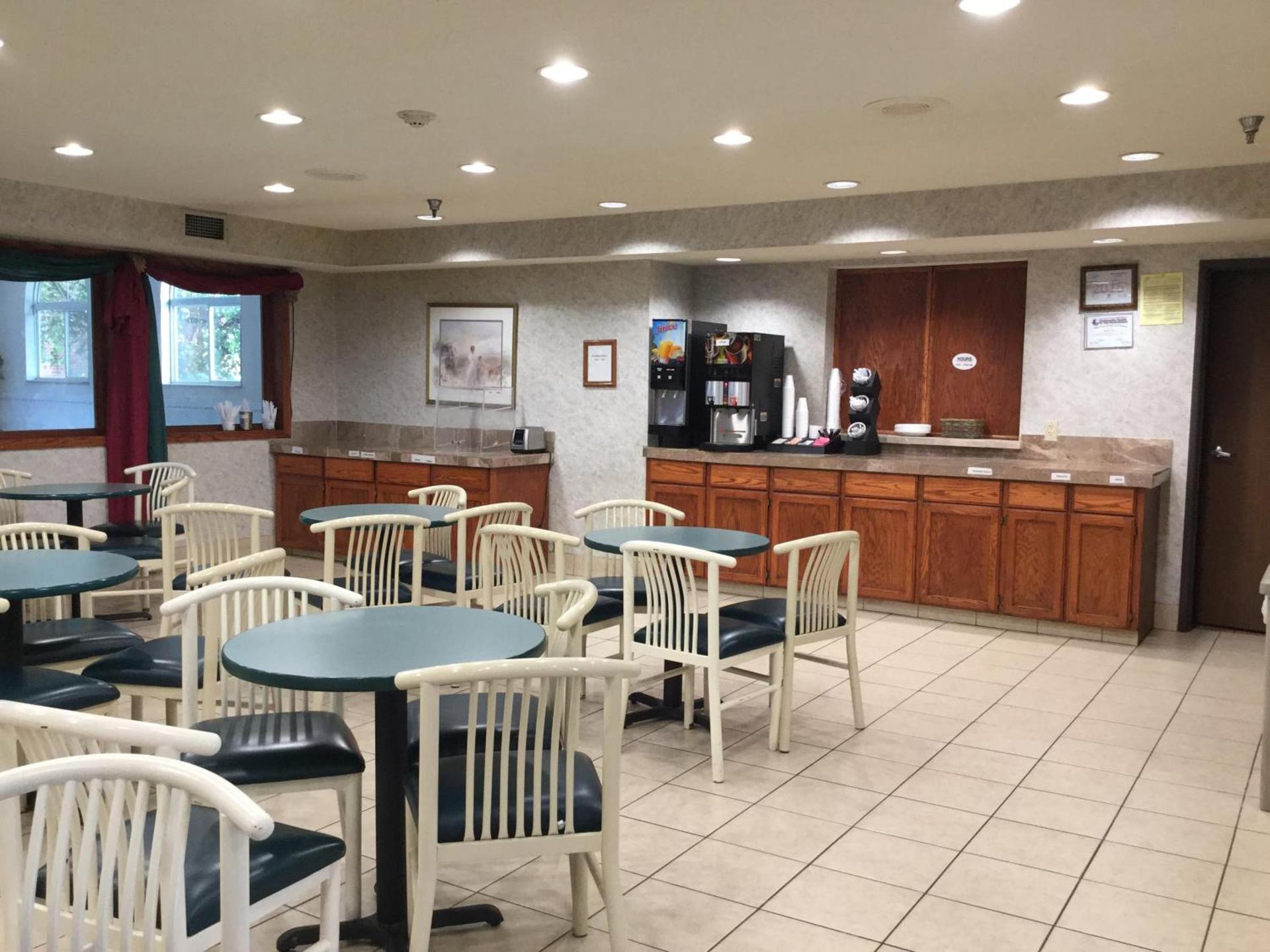 Americas Best Value Inn and Suites Saint Charles photo 29