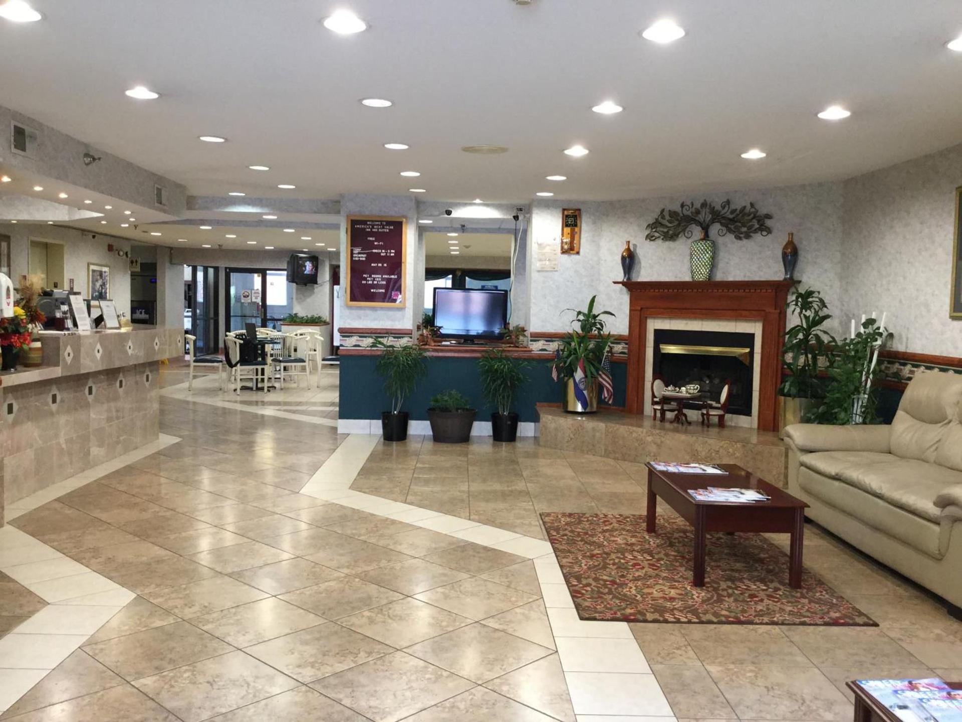 Americas Best Value Inn and Suites Saint Charles photo 31