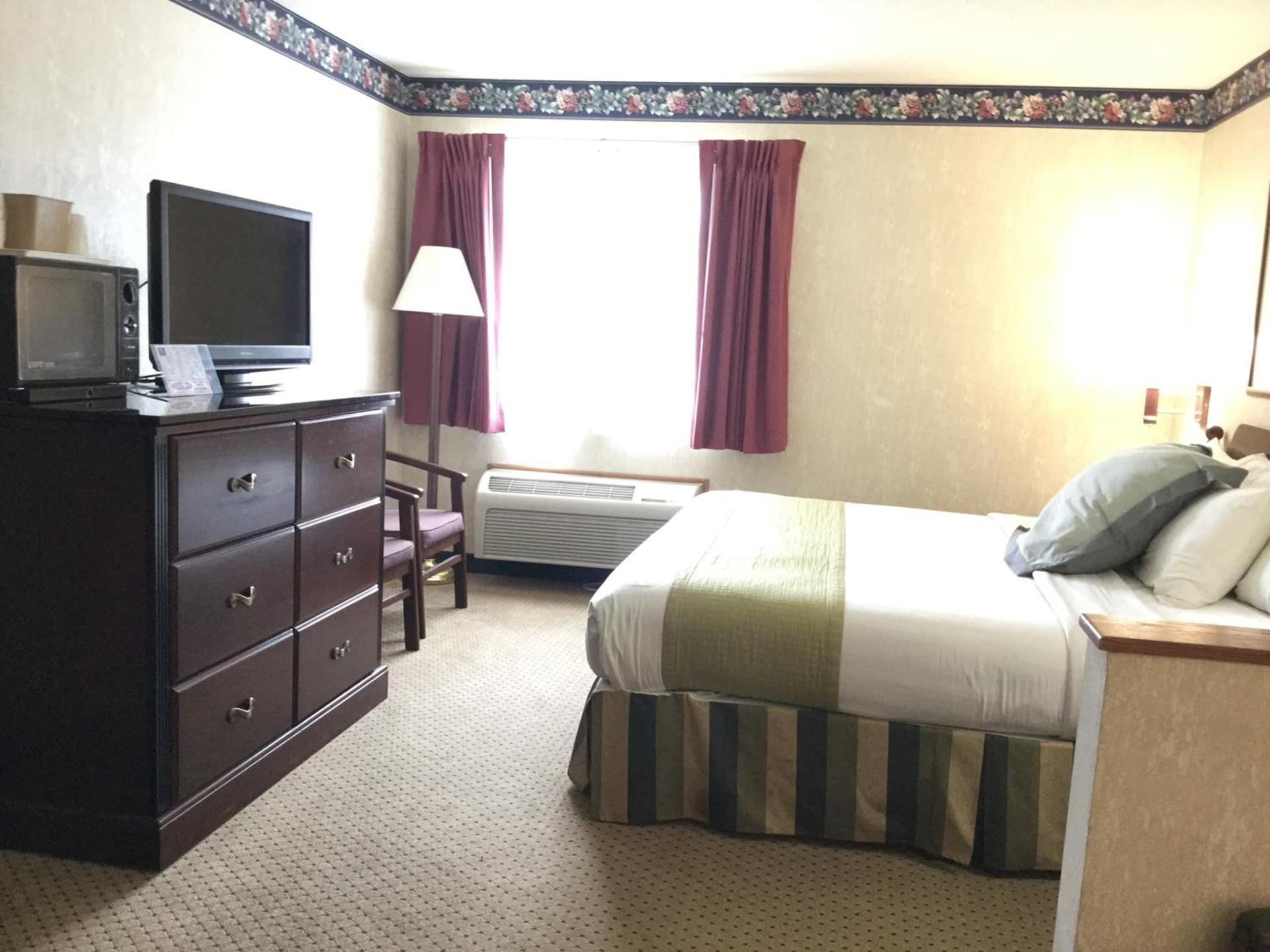 Americas Best Value Inn and Suites Saint Charles photo 13