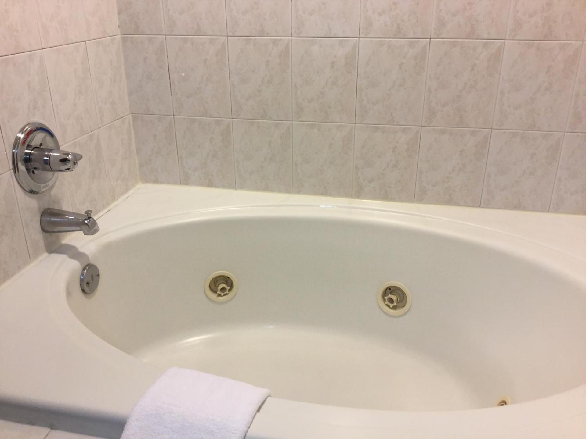 Americas Best Value Inn and Suites Saint Charles photo 59