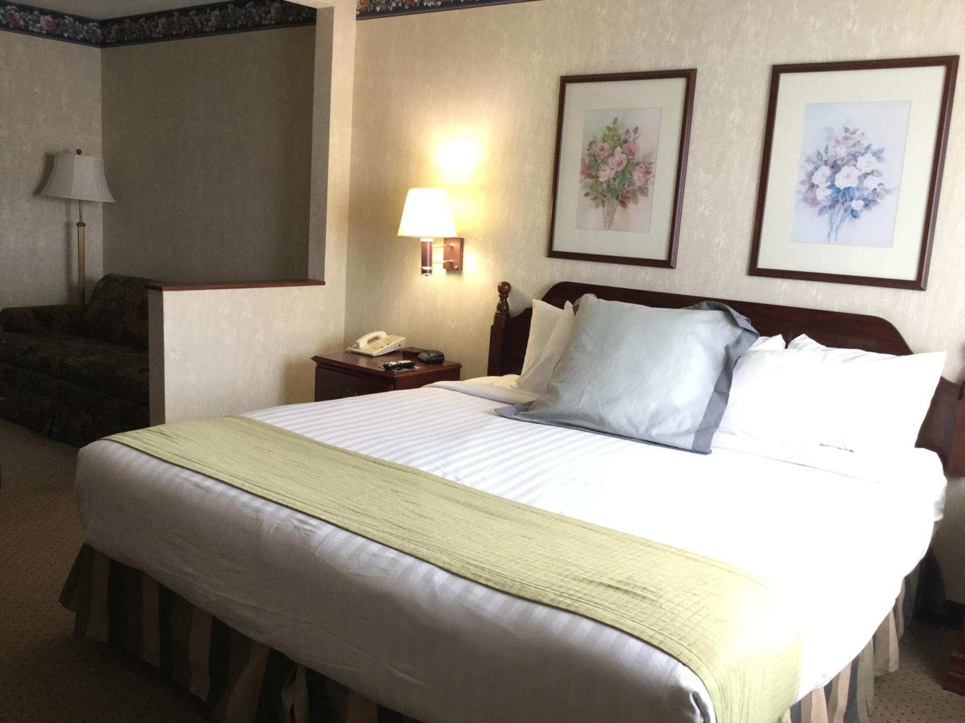 Americas Best Value Inn and Suites Saint Charles photo 11