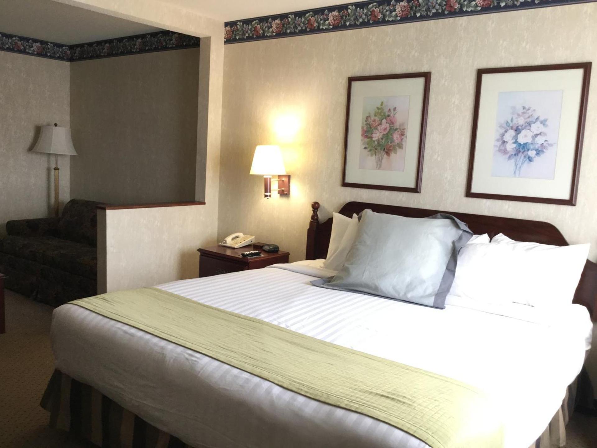Americas Best Value Inn and Suites Saint Charles photo 12