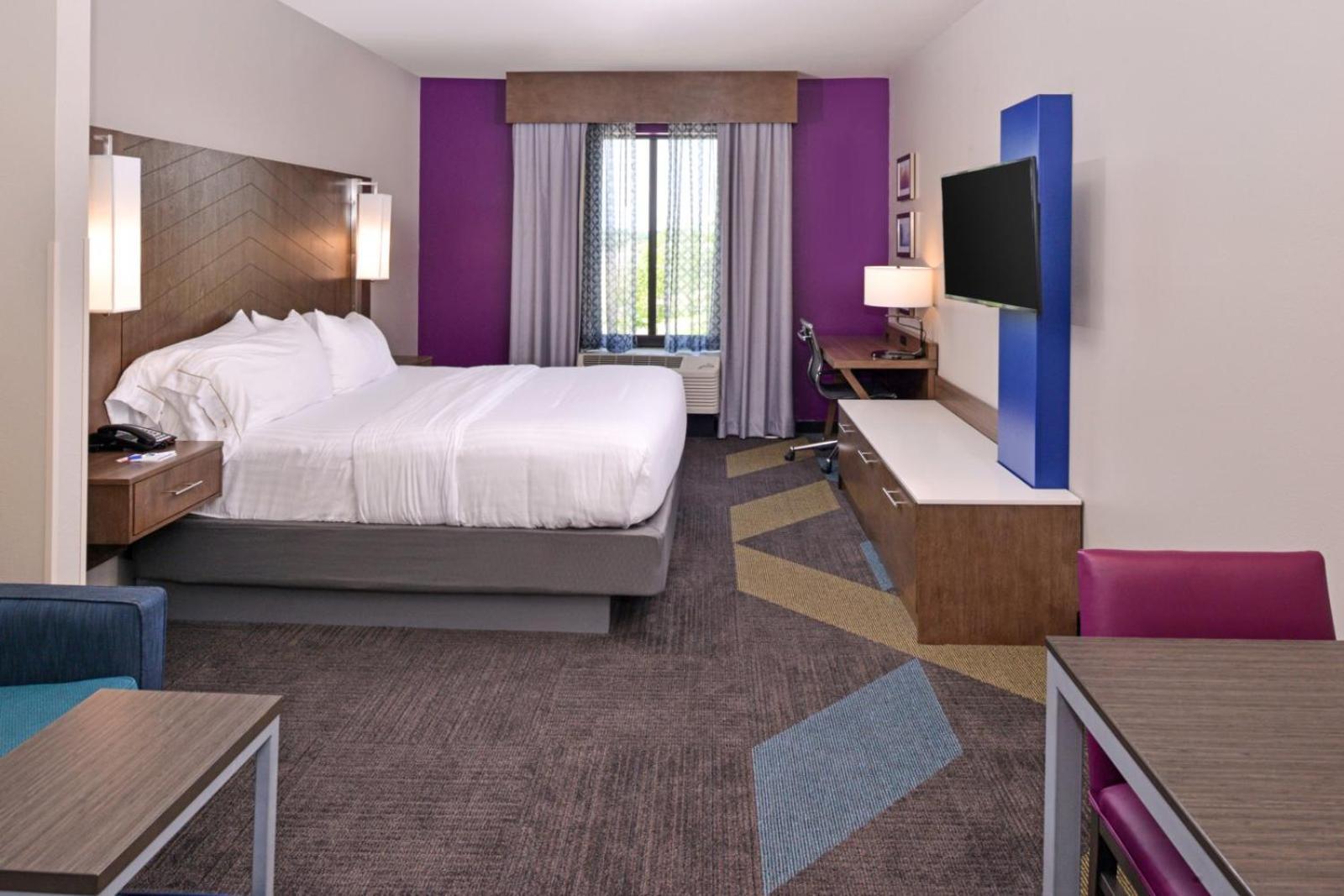 Holiday Inn Express and Suites Bryant - Benton Area by IHG photo 5