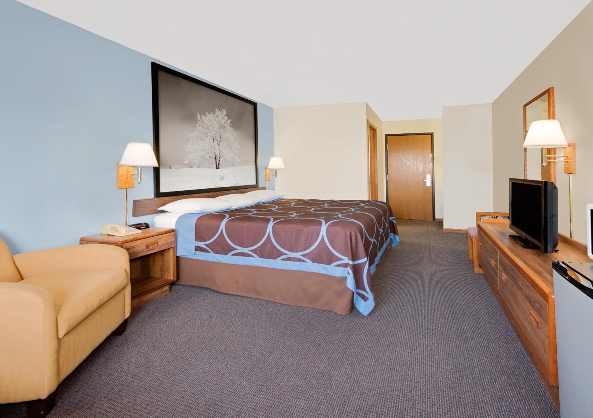 Super 8 by Wyndham Centerville photo 47