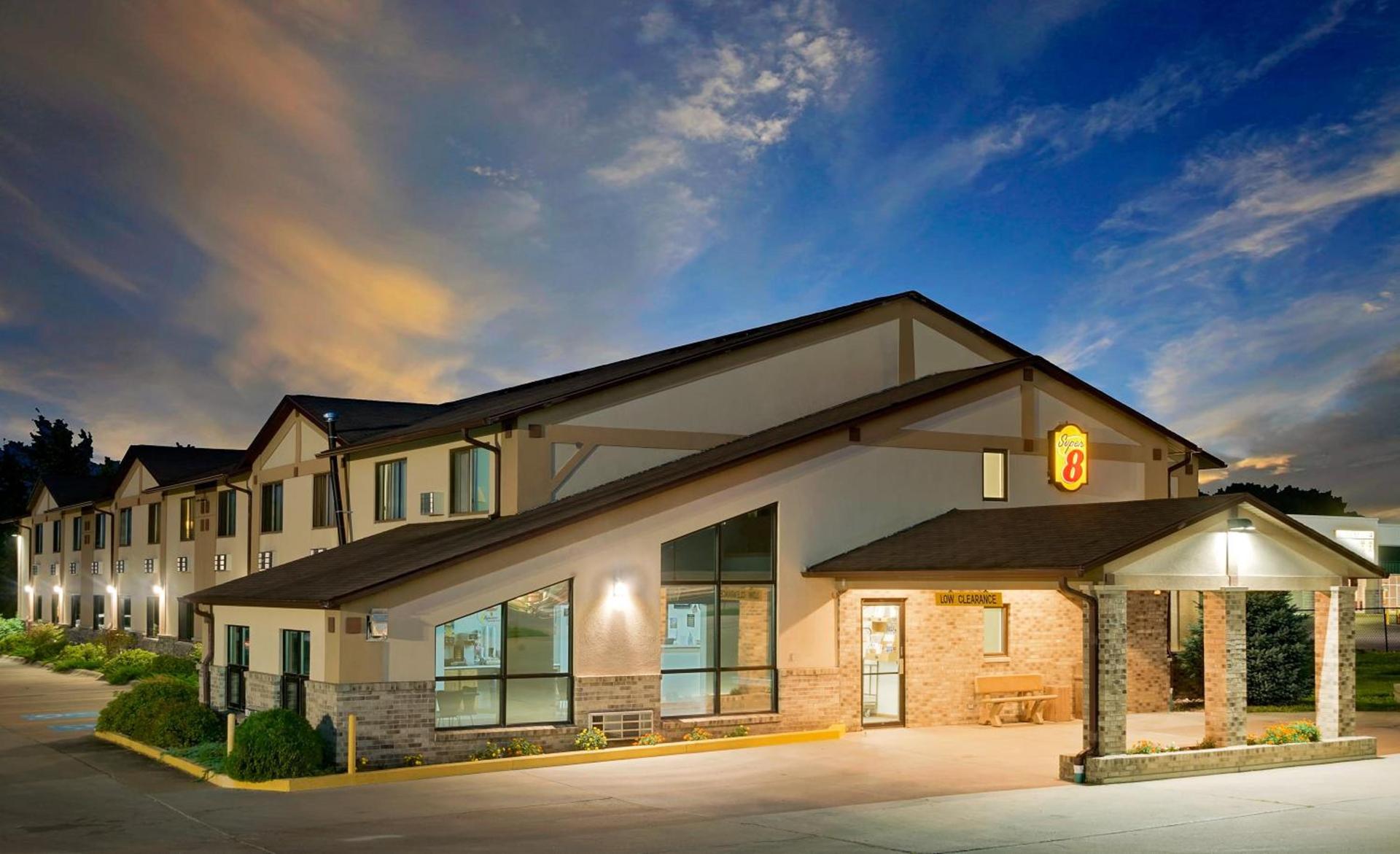 Super 8 by Wyndham Centerville photo 55
