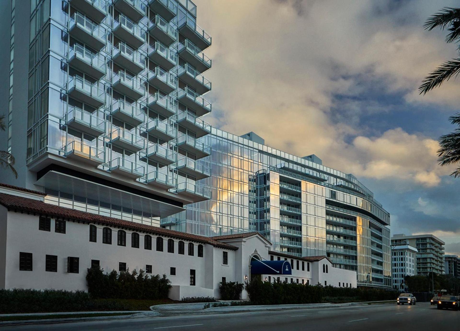 Four Seasons Hotel at The Surf Club photo 31