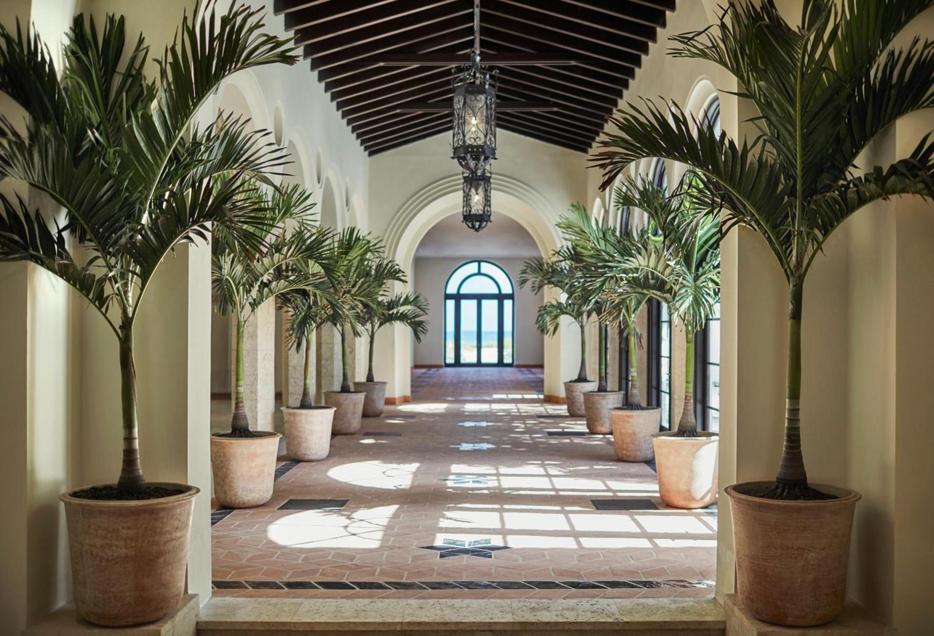Four Seasons Hotel at The Surf Club photo 7
