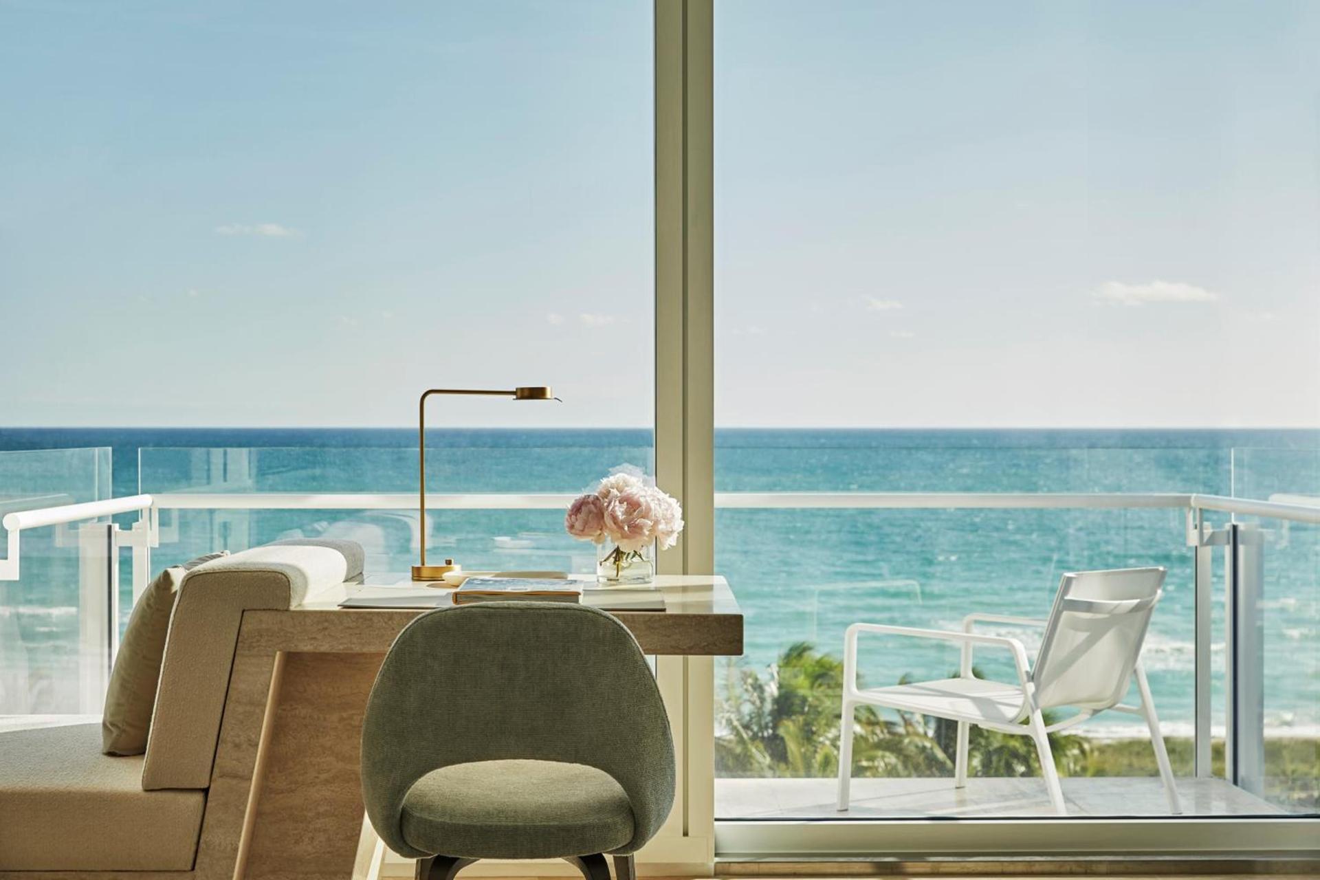 Four Seasons Hotel at The Surf Club photo 22