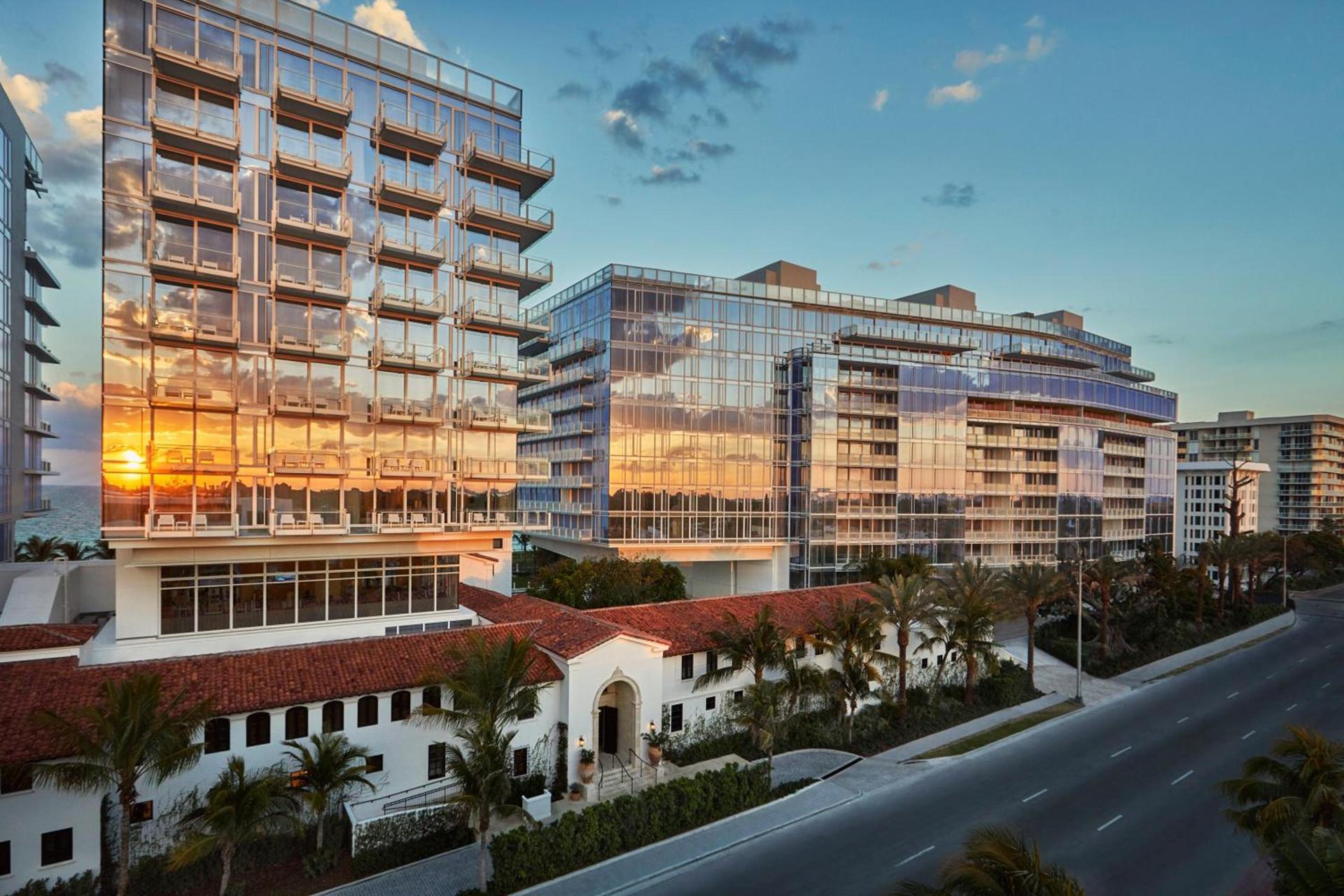 Four Seasons Hotel at The Surf Club photo 13