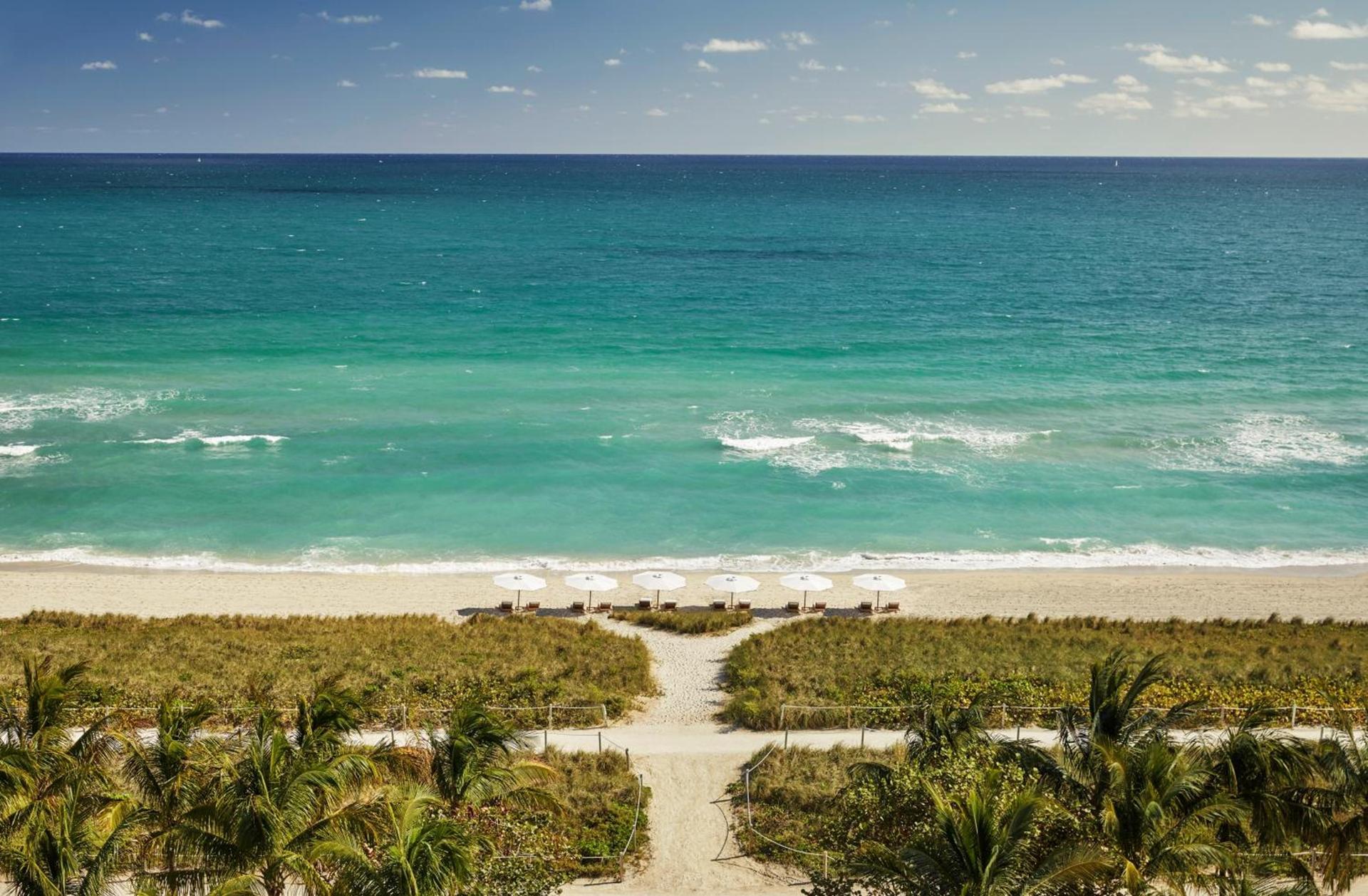 Four Seasons Hotel at The Surf Club photo 10