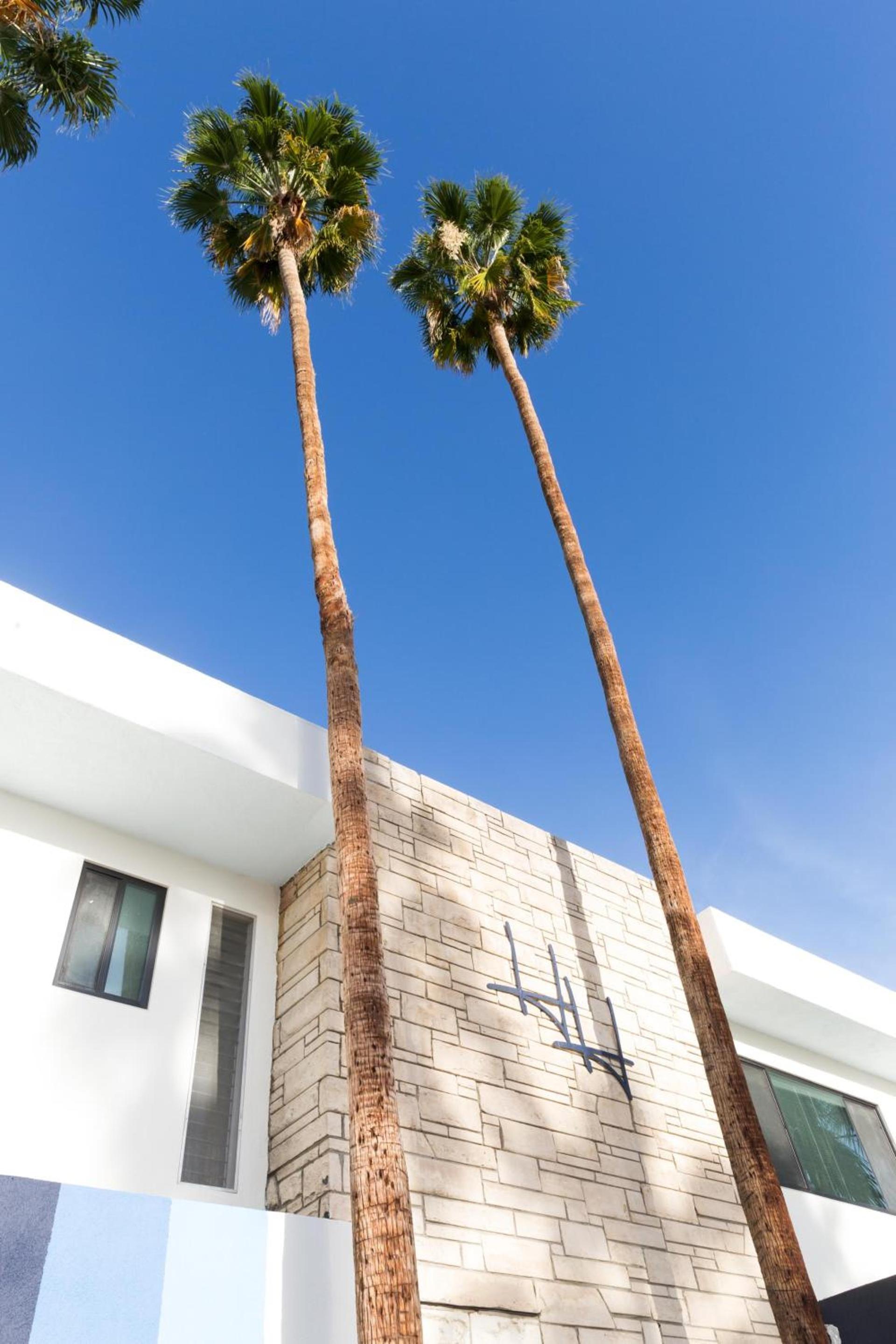 Holiday House Palm Springs photo 9