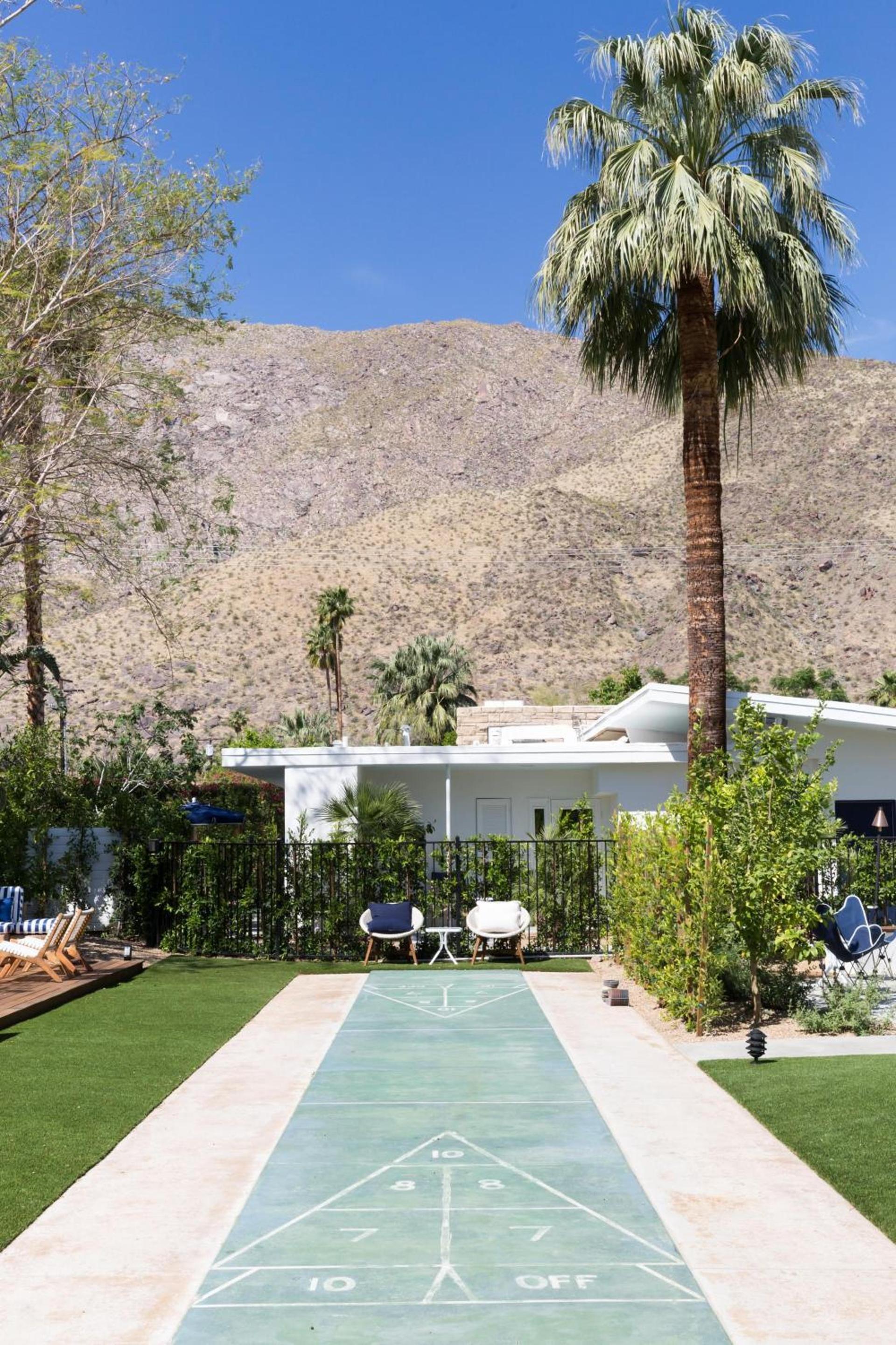 Holiday House Palm Springs photo 10