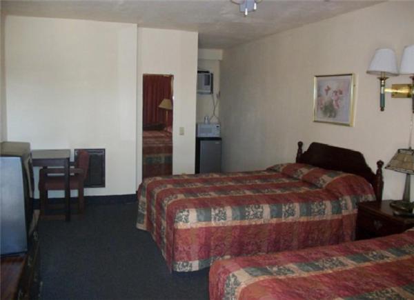 Cottonwood Inn photo 13