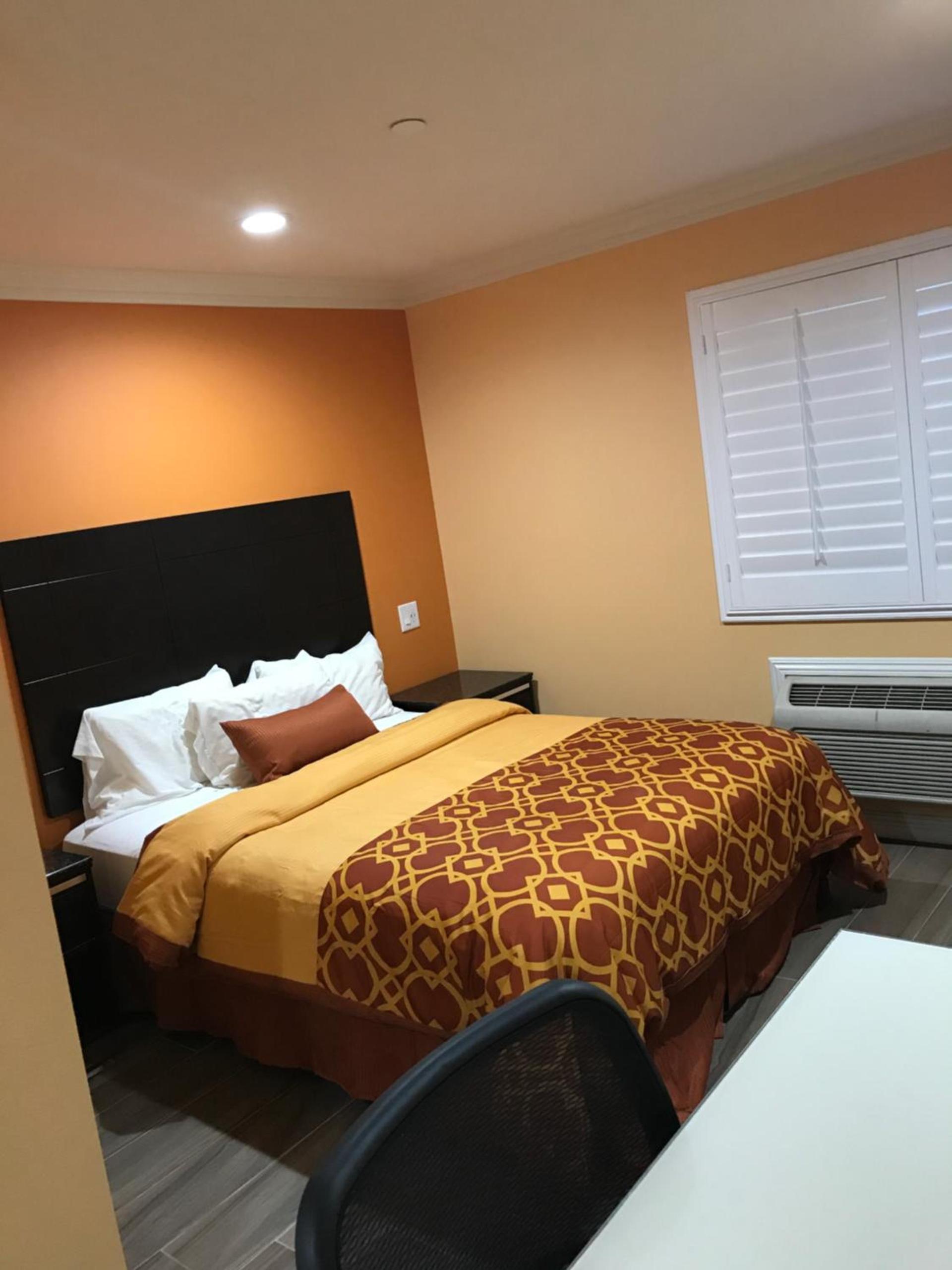 Executive Suites Inn photo 12