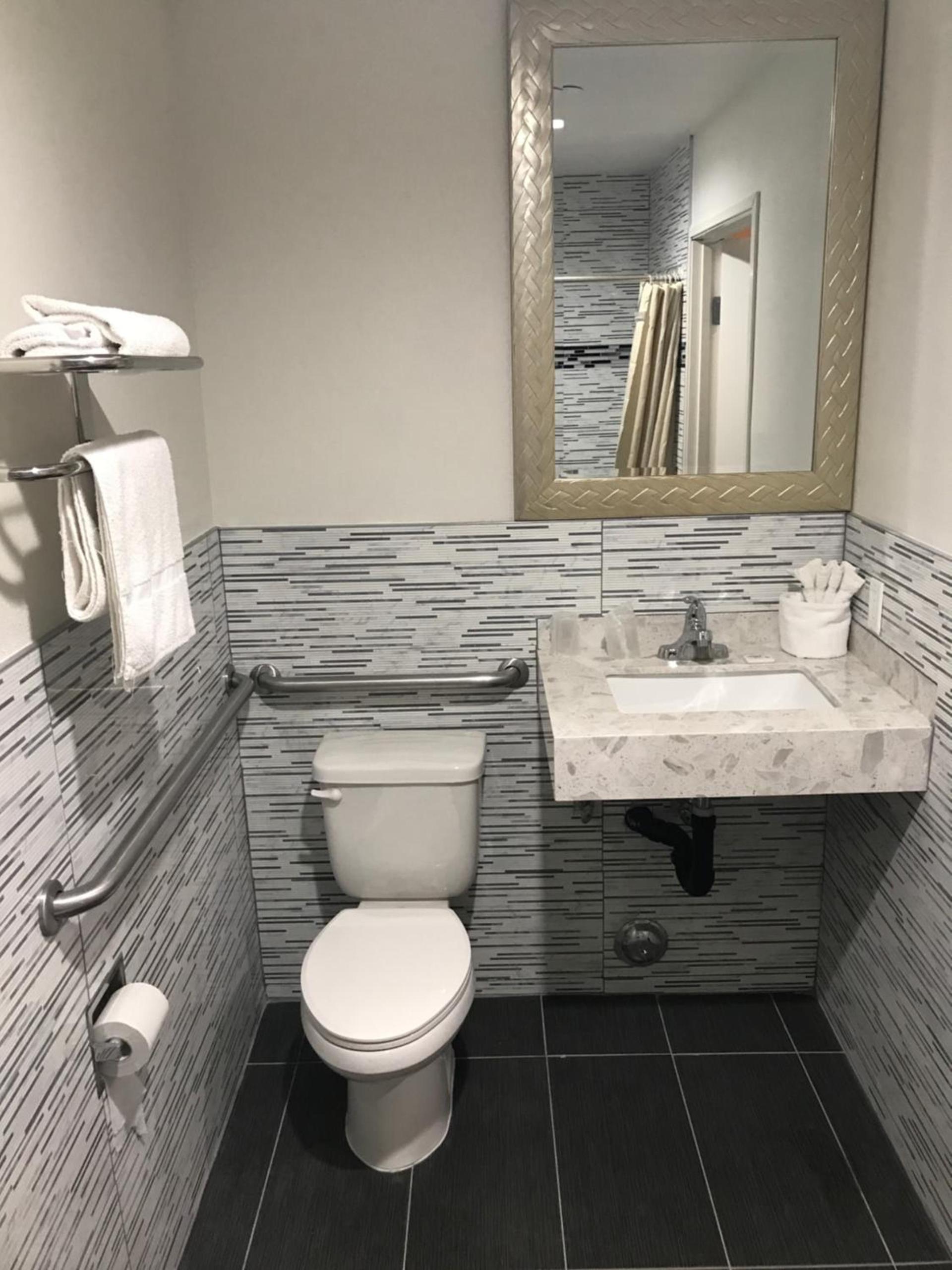 Executive Suites Inn photo 3