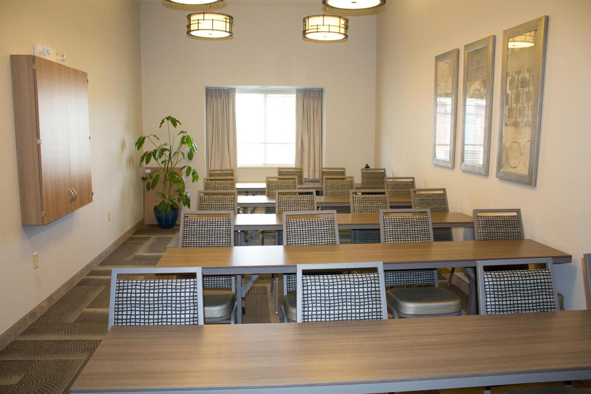 Microtel Inn & Suites by Wyndham - Penn Yan photo 55