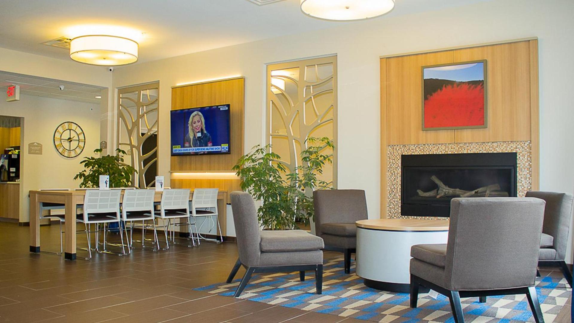 Microtel Inn & Suites by Wyndham - Penn Yan photo 52
