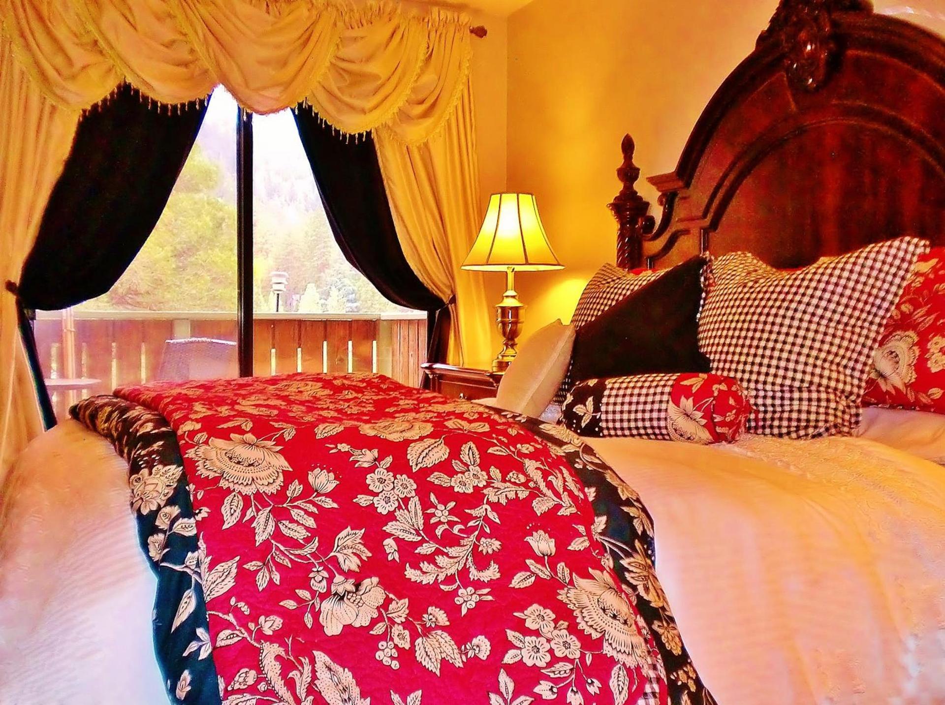 The North Shore Inn photo 95