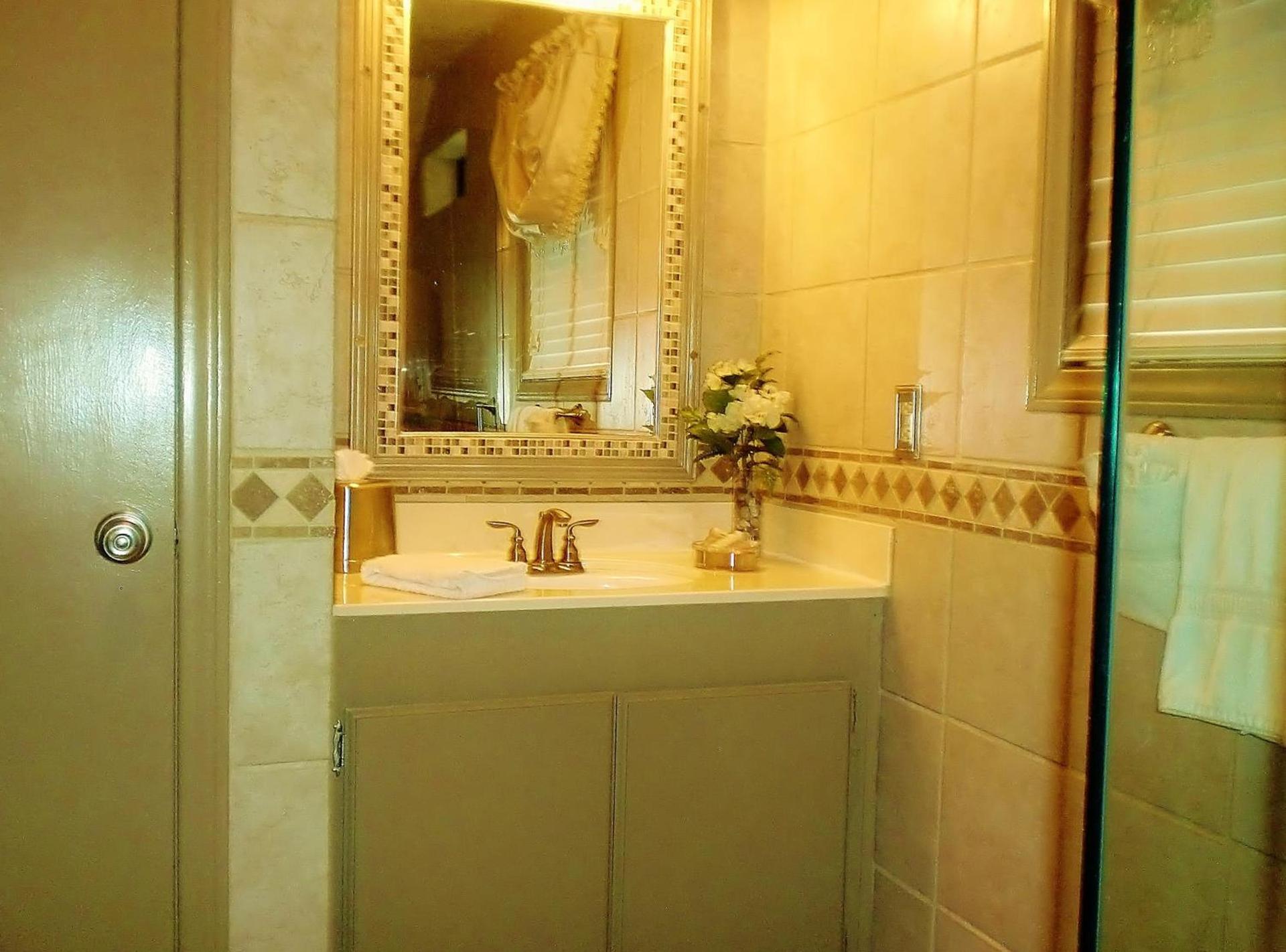 The North Shore Inn photo 68