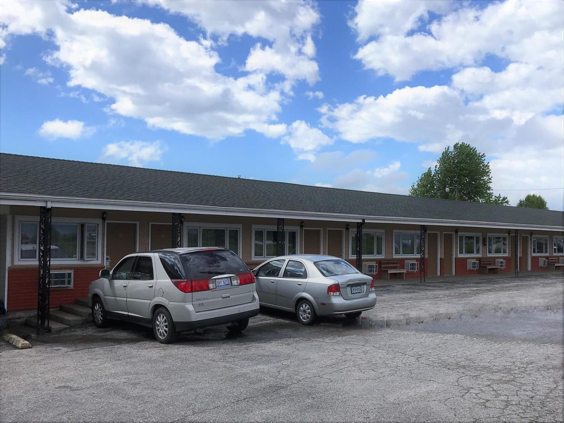 Budget Inn photo 2
