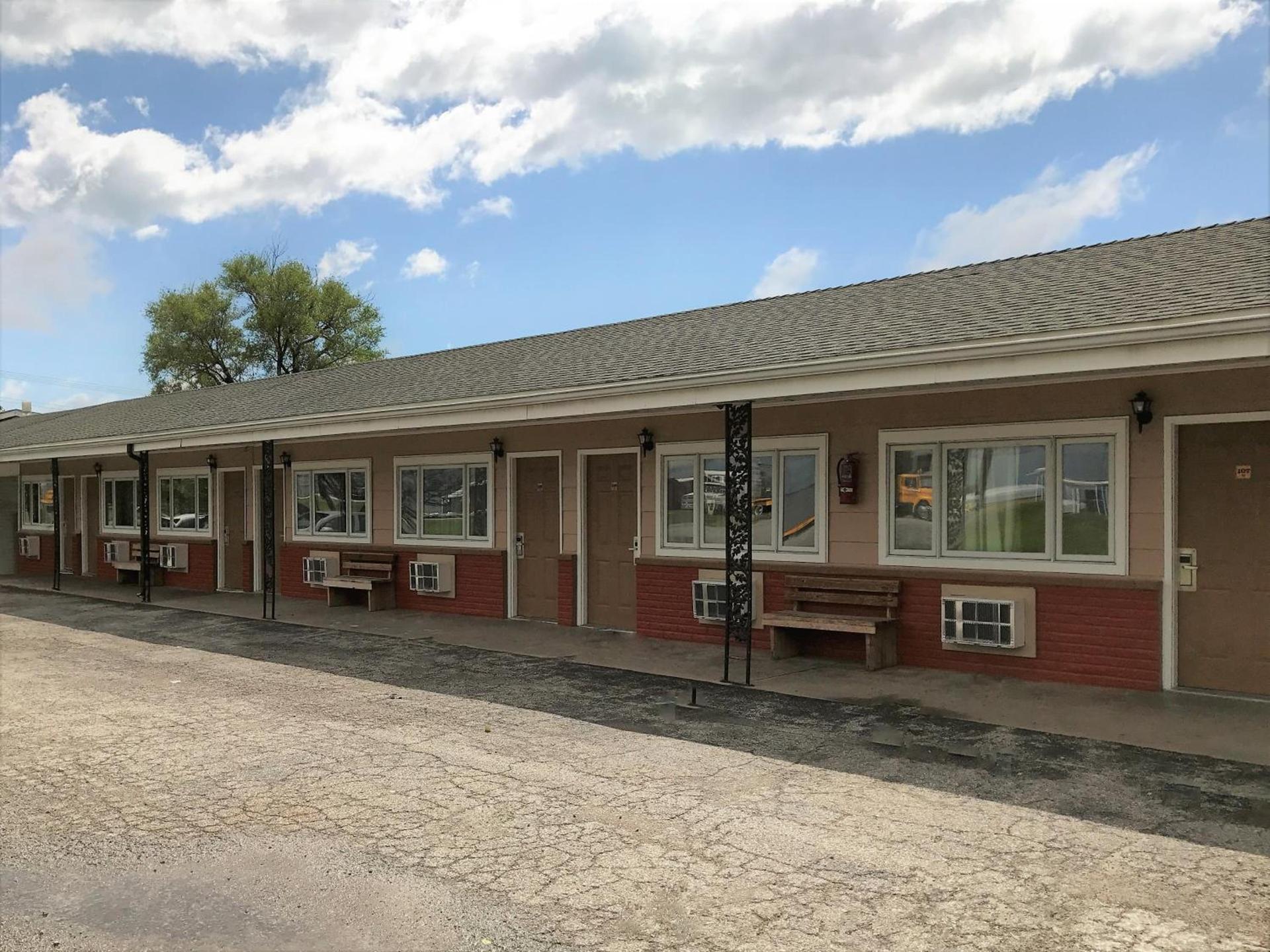 Budget Inn photo 3
