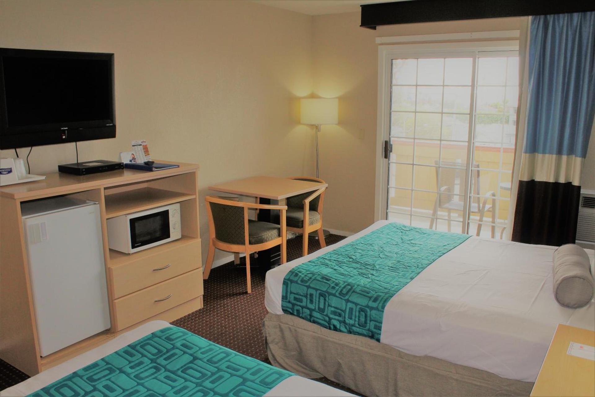 Howard Johnson by Wyndham Santa Cruz photo 40