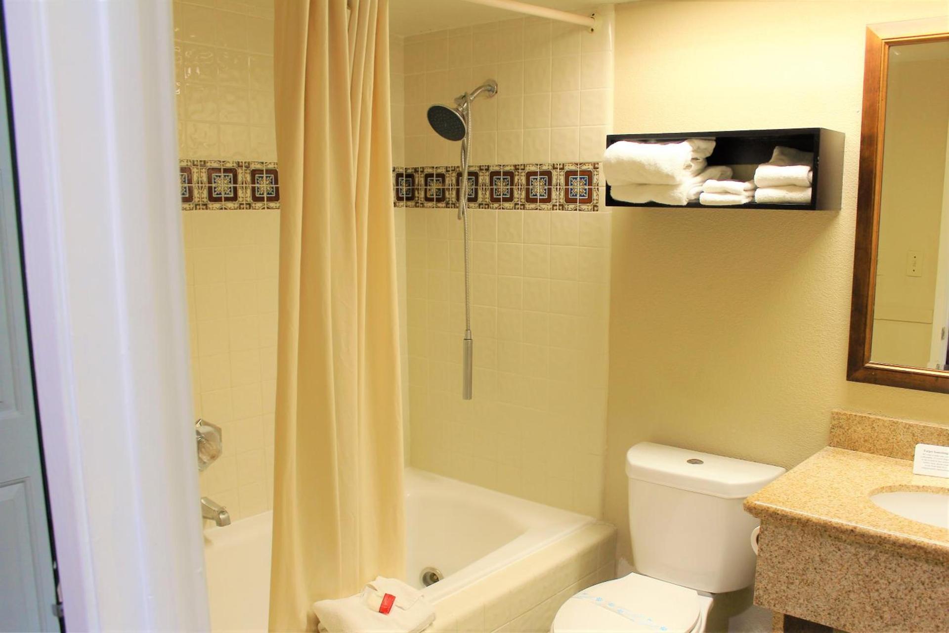 Howard Johnson by Wyndham Santa Cruz photo 54