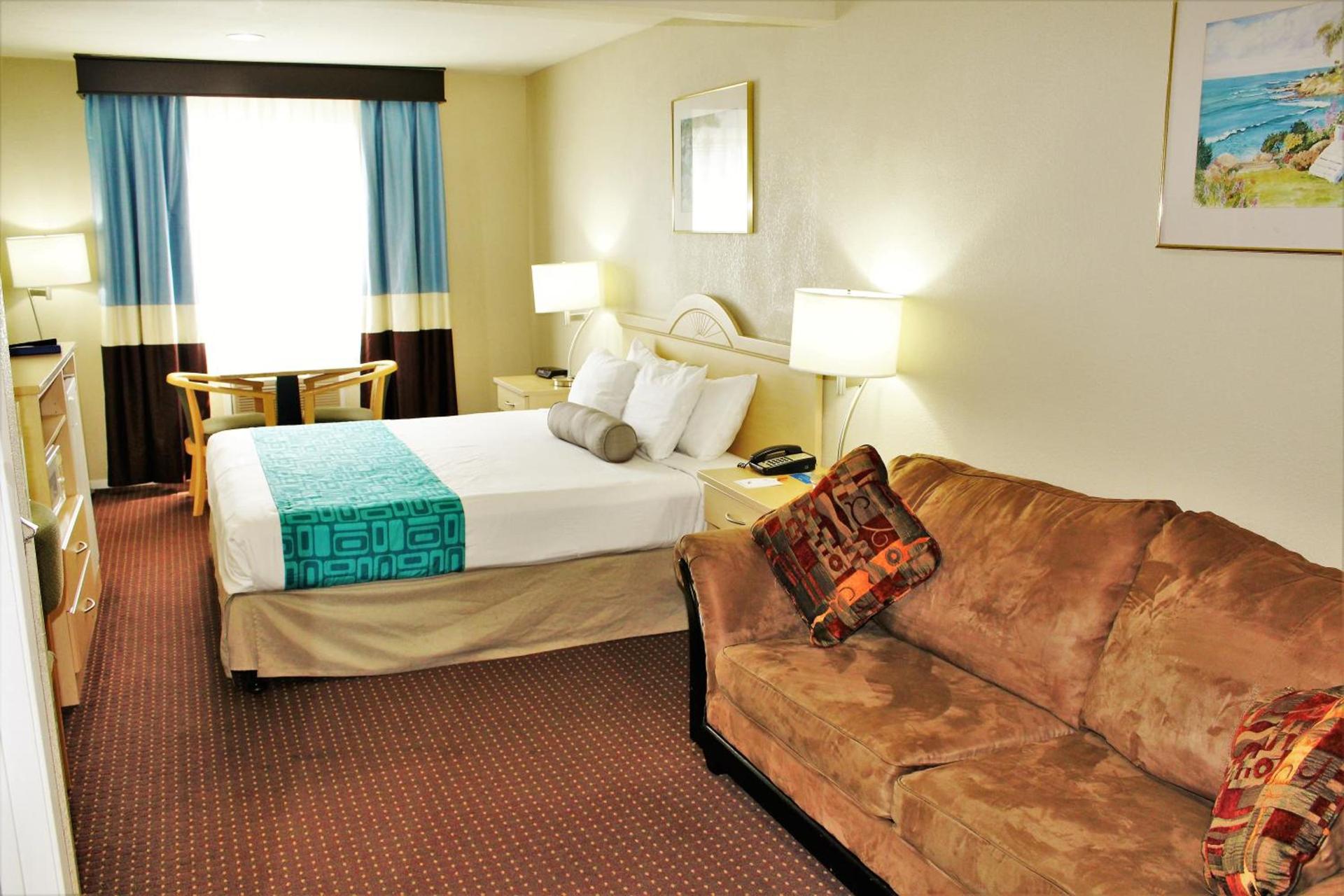 Howard Johnson by Wyndham Santa Cruz photo 56