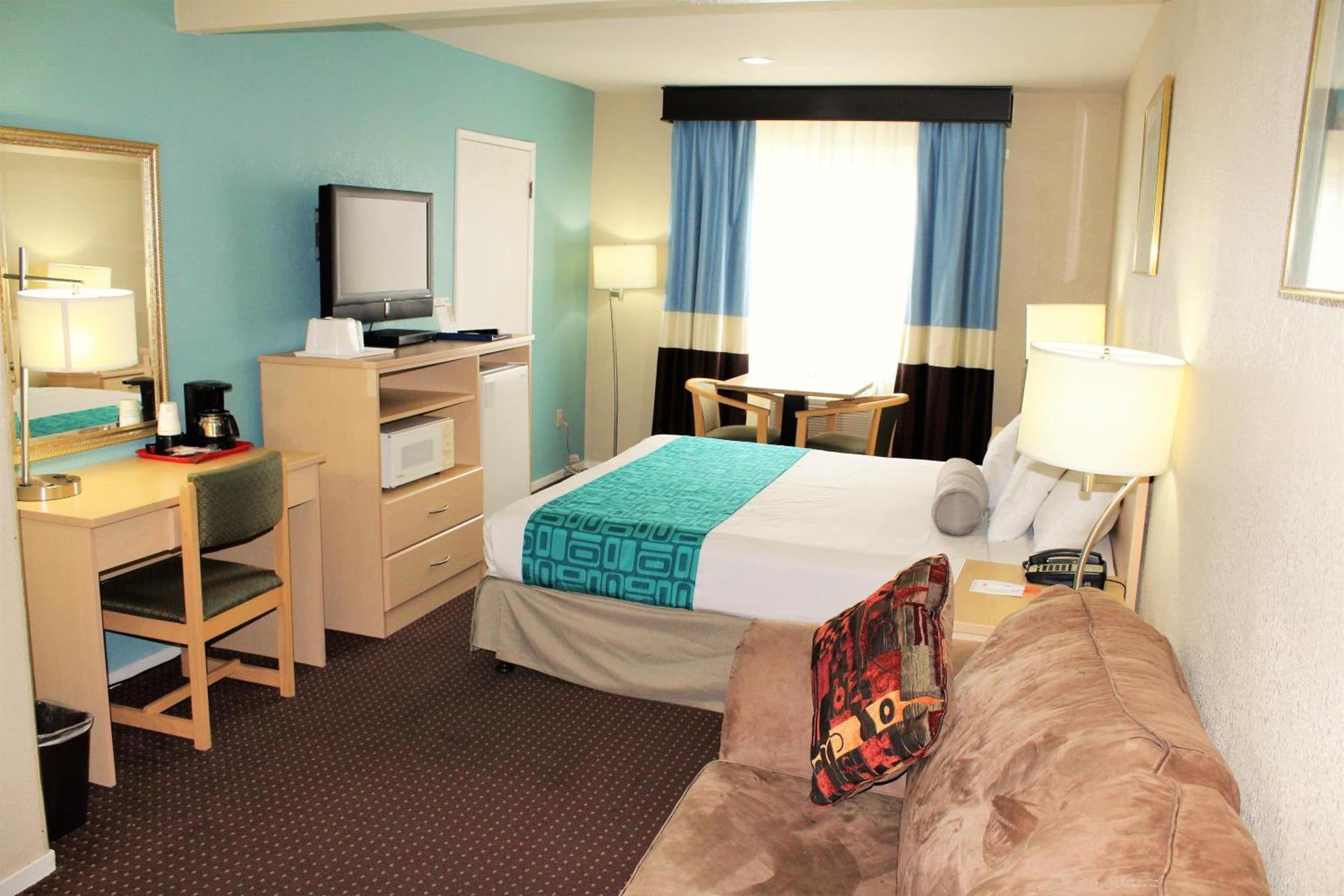 Howard Johnson by Wyndham Santa Cruz photo 57
