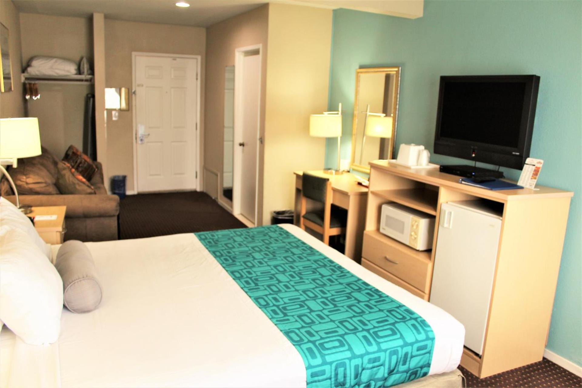 Howard Johnson by Wyndham Santa Cruz photo 58