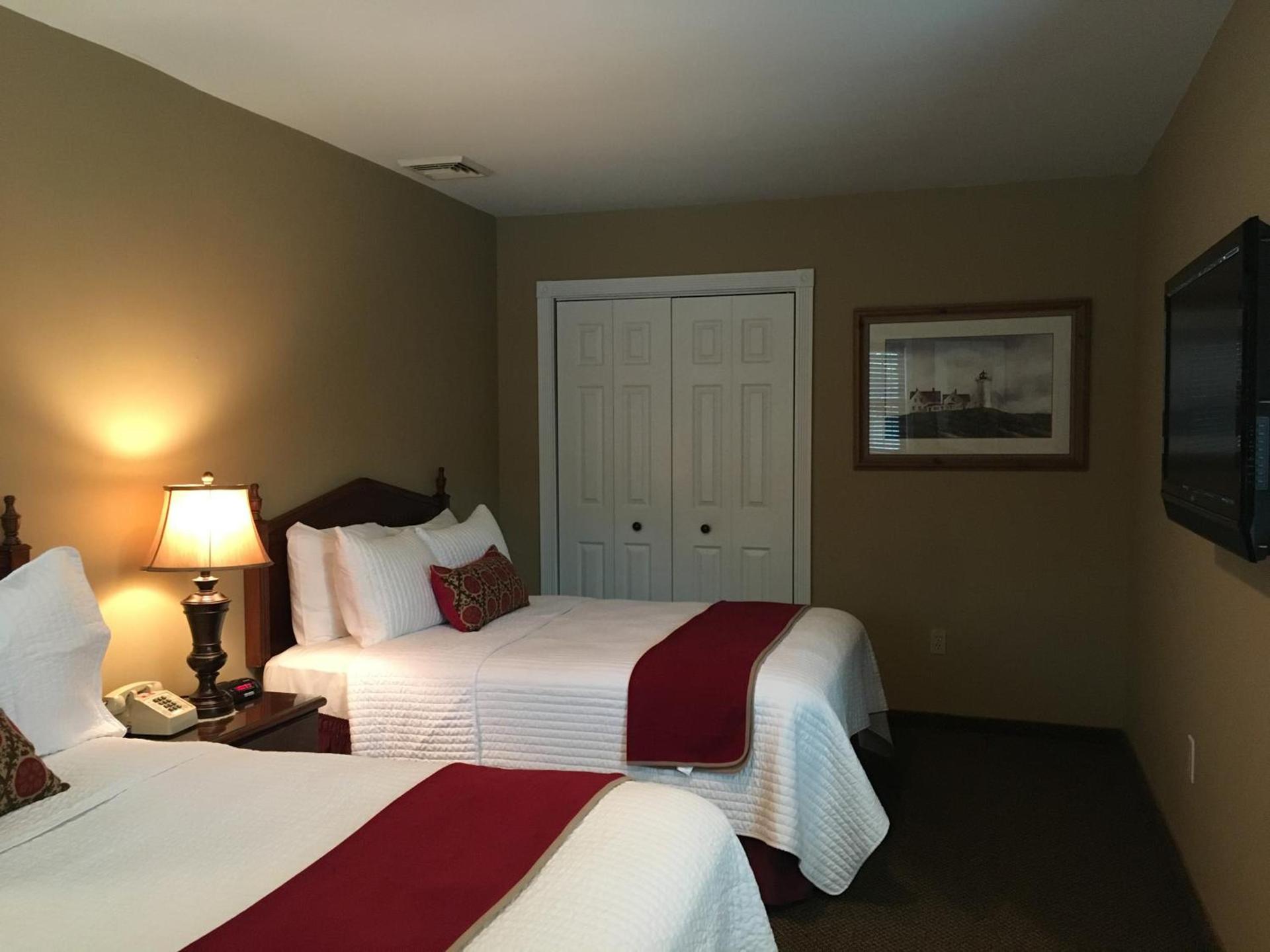 Whitman Motor Lodge photo 9