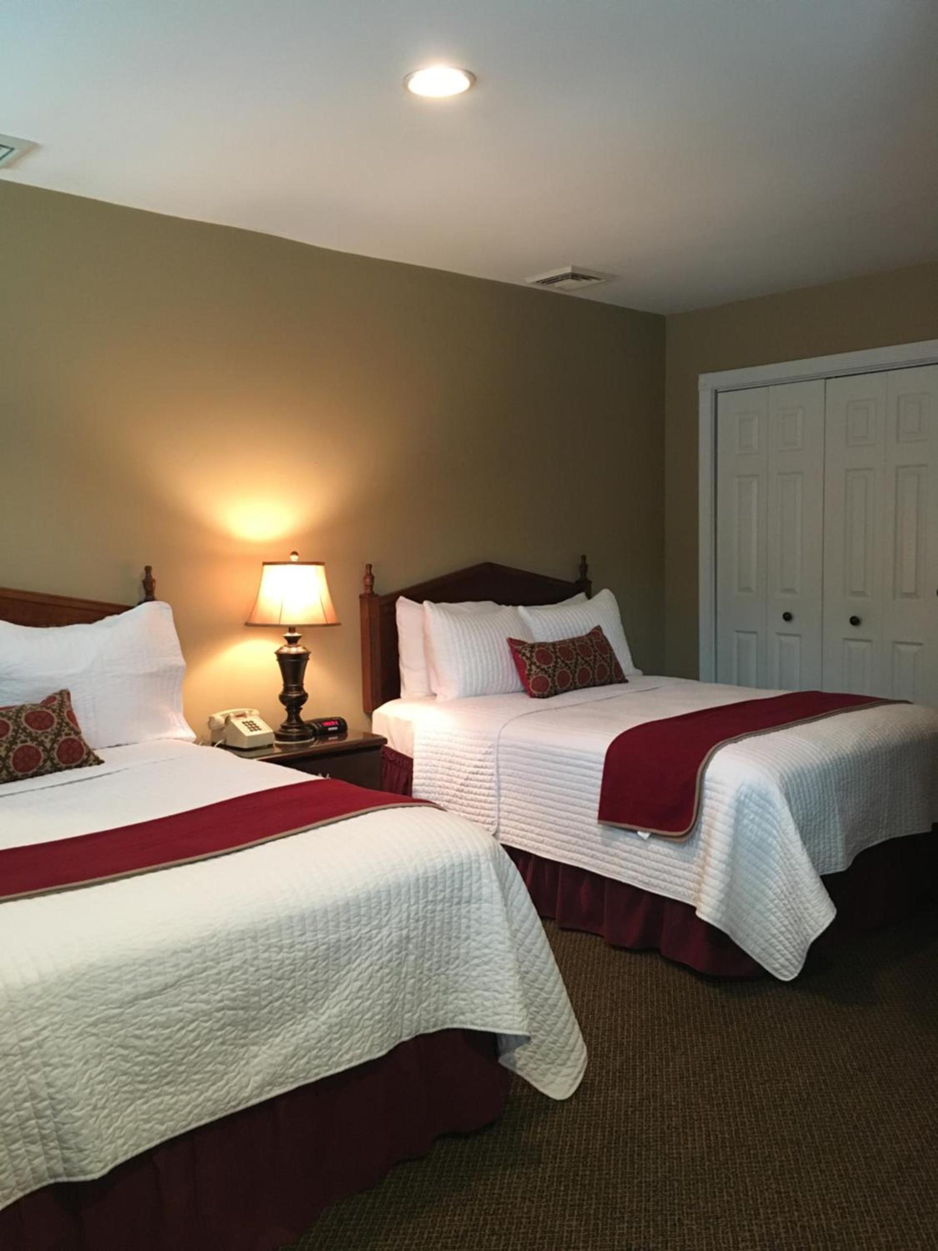 Whitman Motor Lodge photo 10
