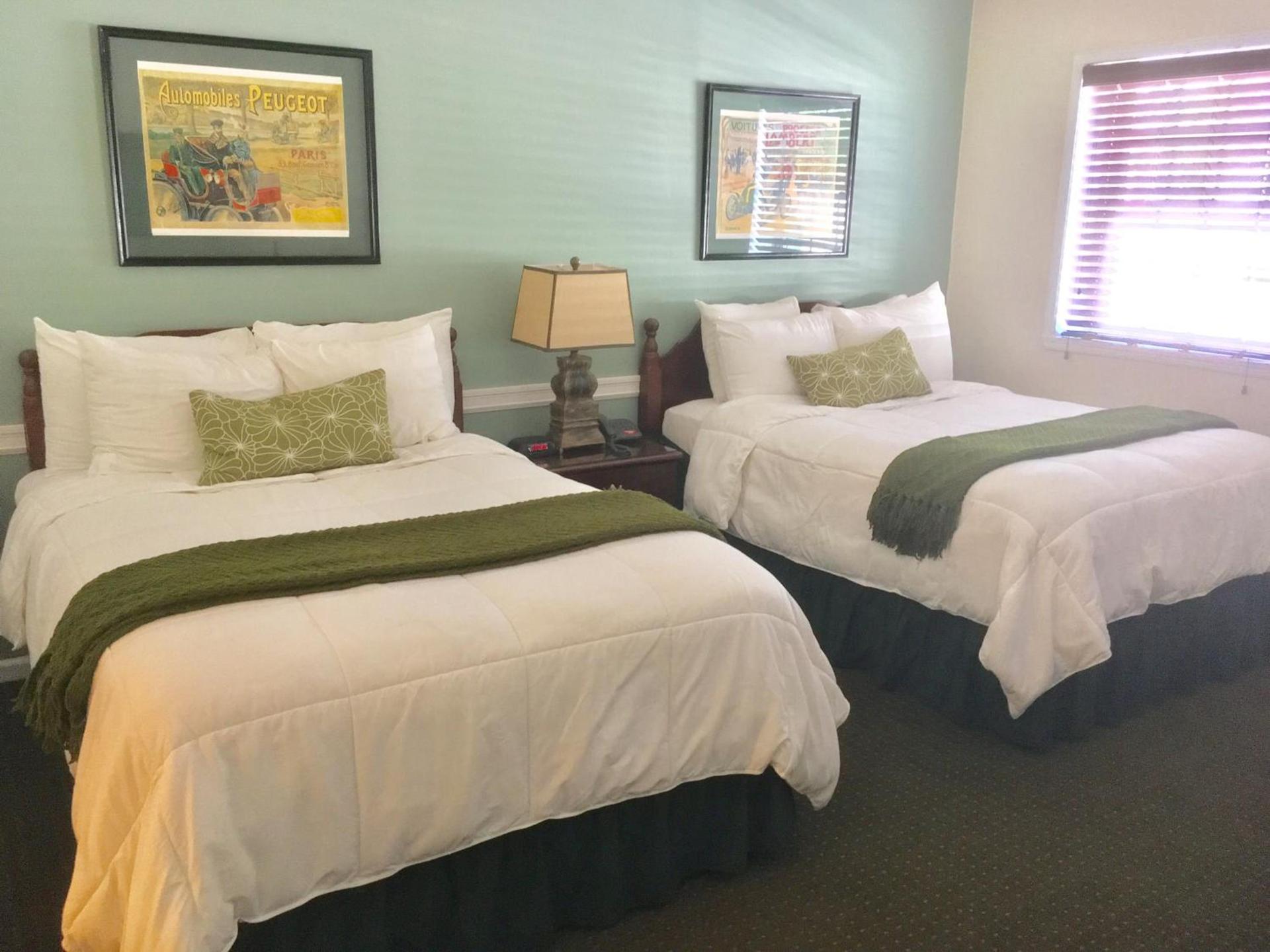 Whitman Motor Lodge photo 22