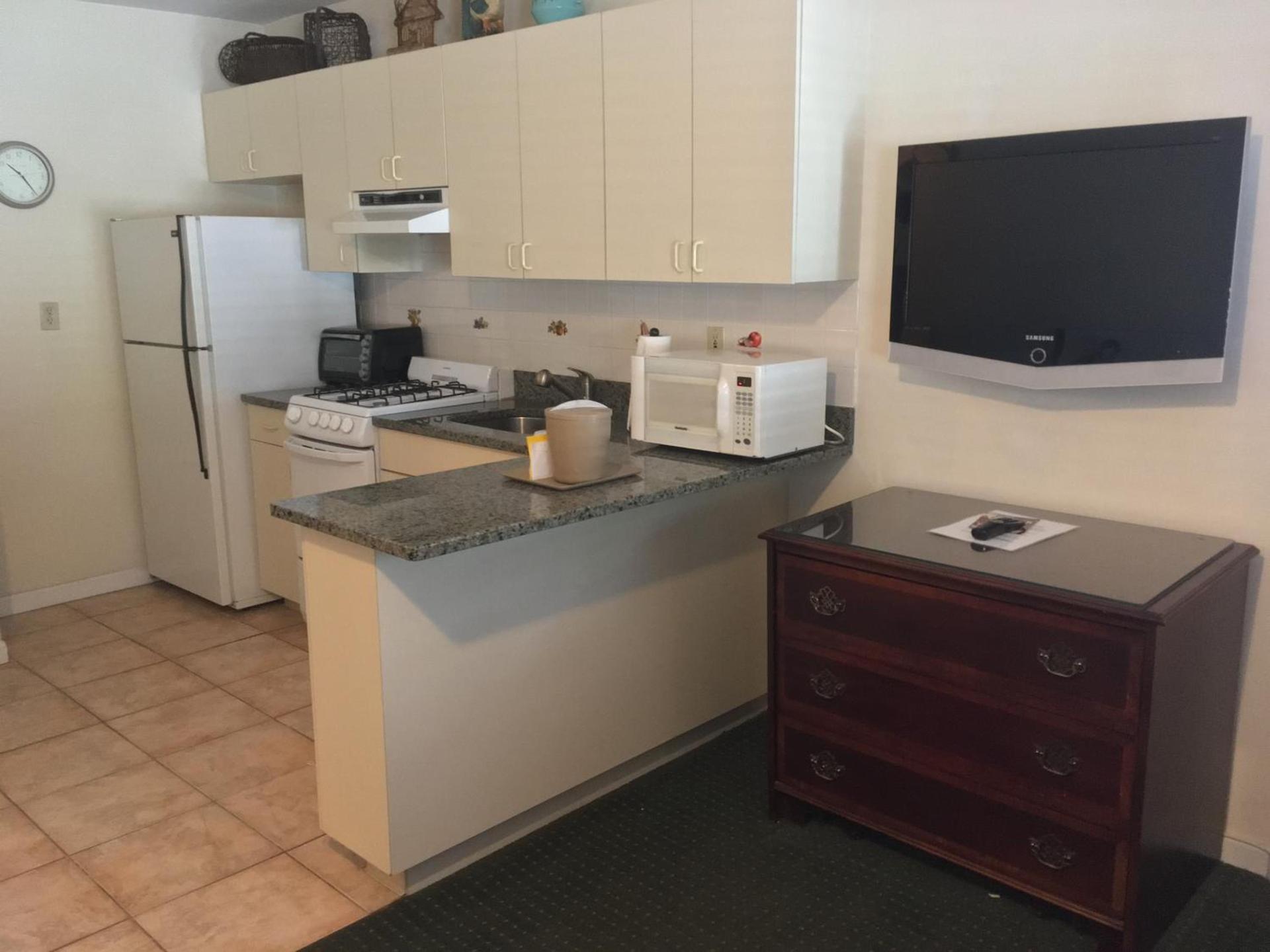 Whitman Motor Lodge photo 7