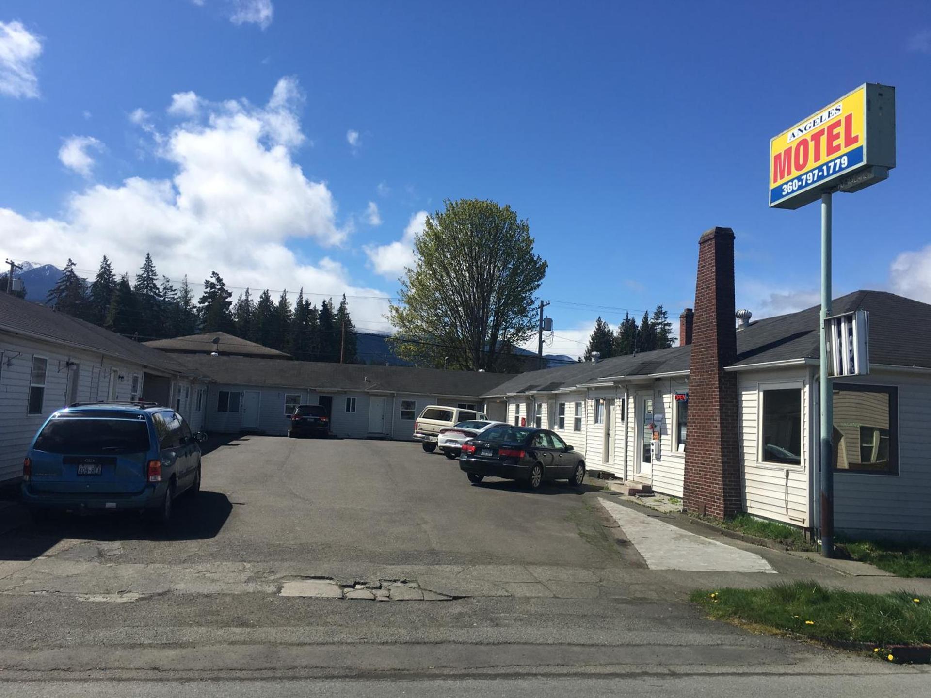 Angeles Motel photo 2