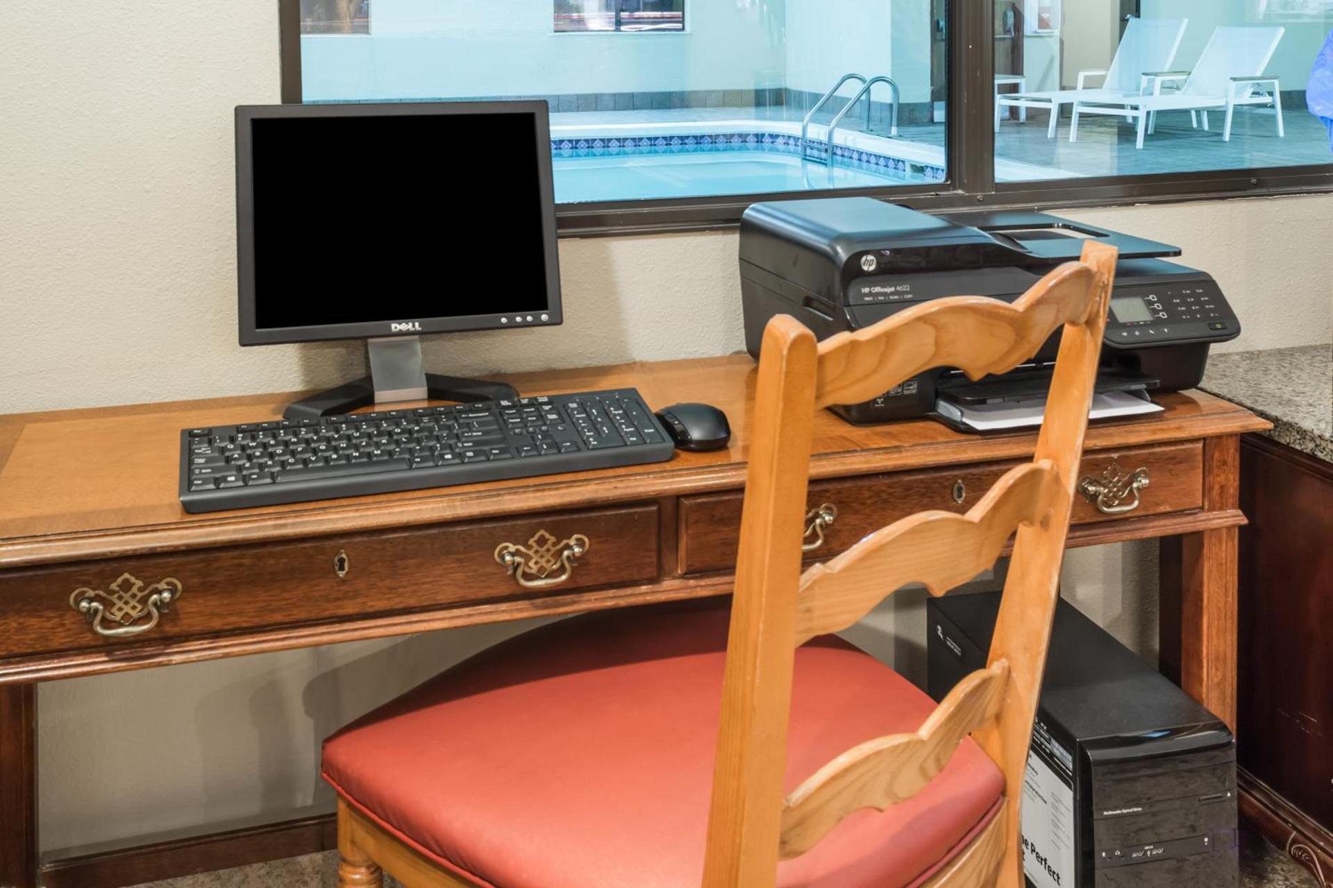 Travelodge by Wyndham Longmont photo 38