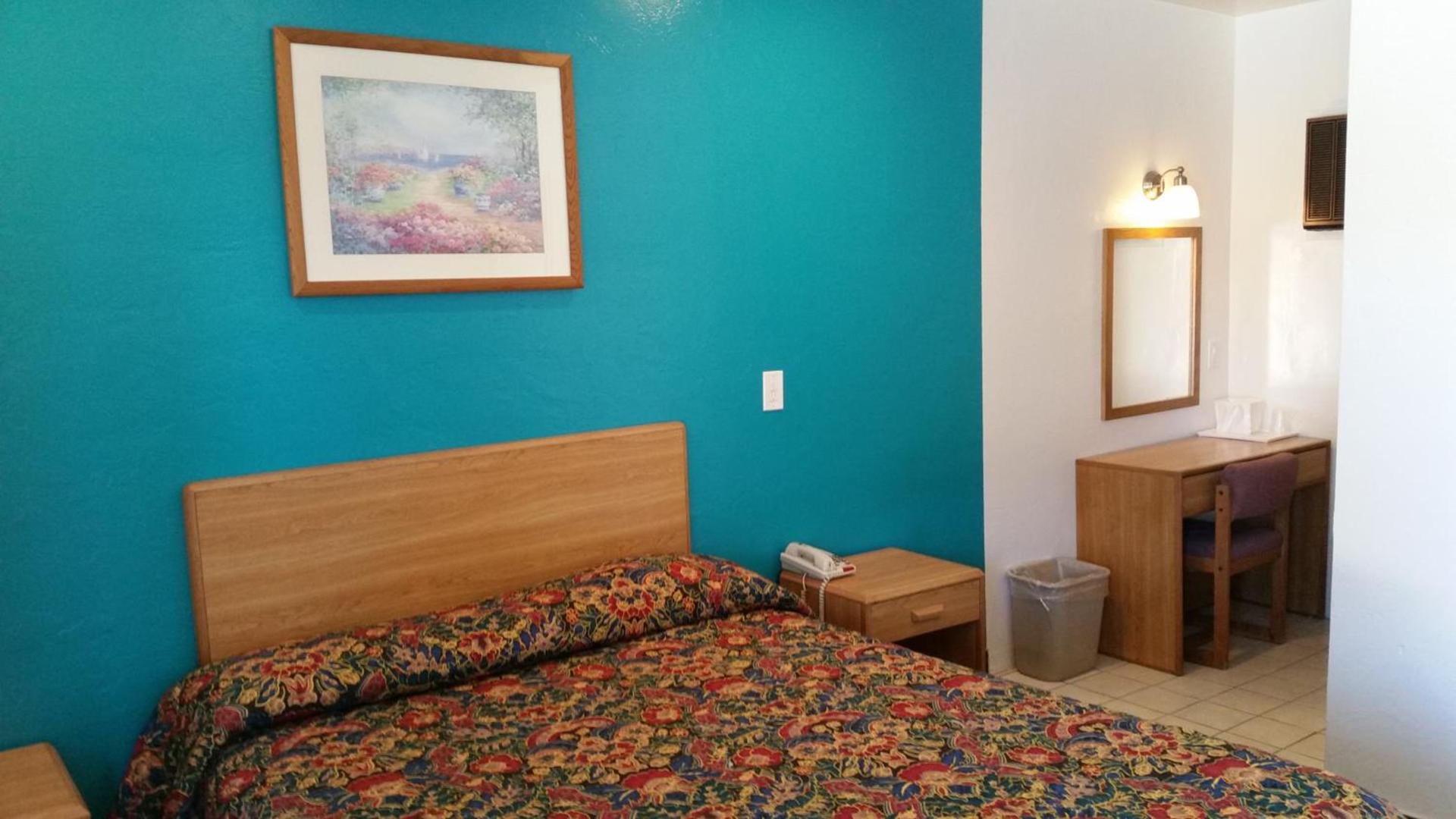 Economy Inn Motel photo 9