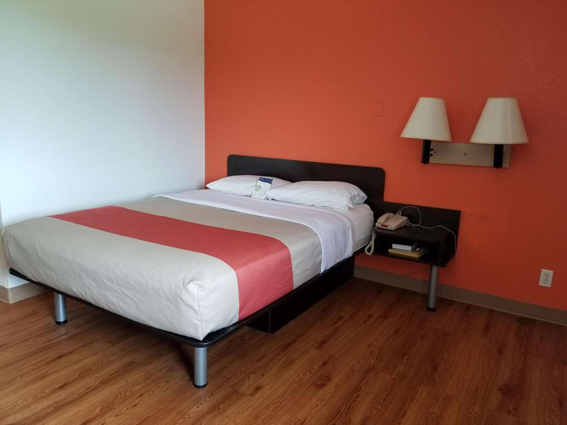 Motel 6-Normal, IL - Bloomington Area photo 2