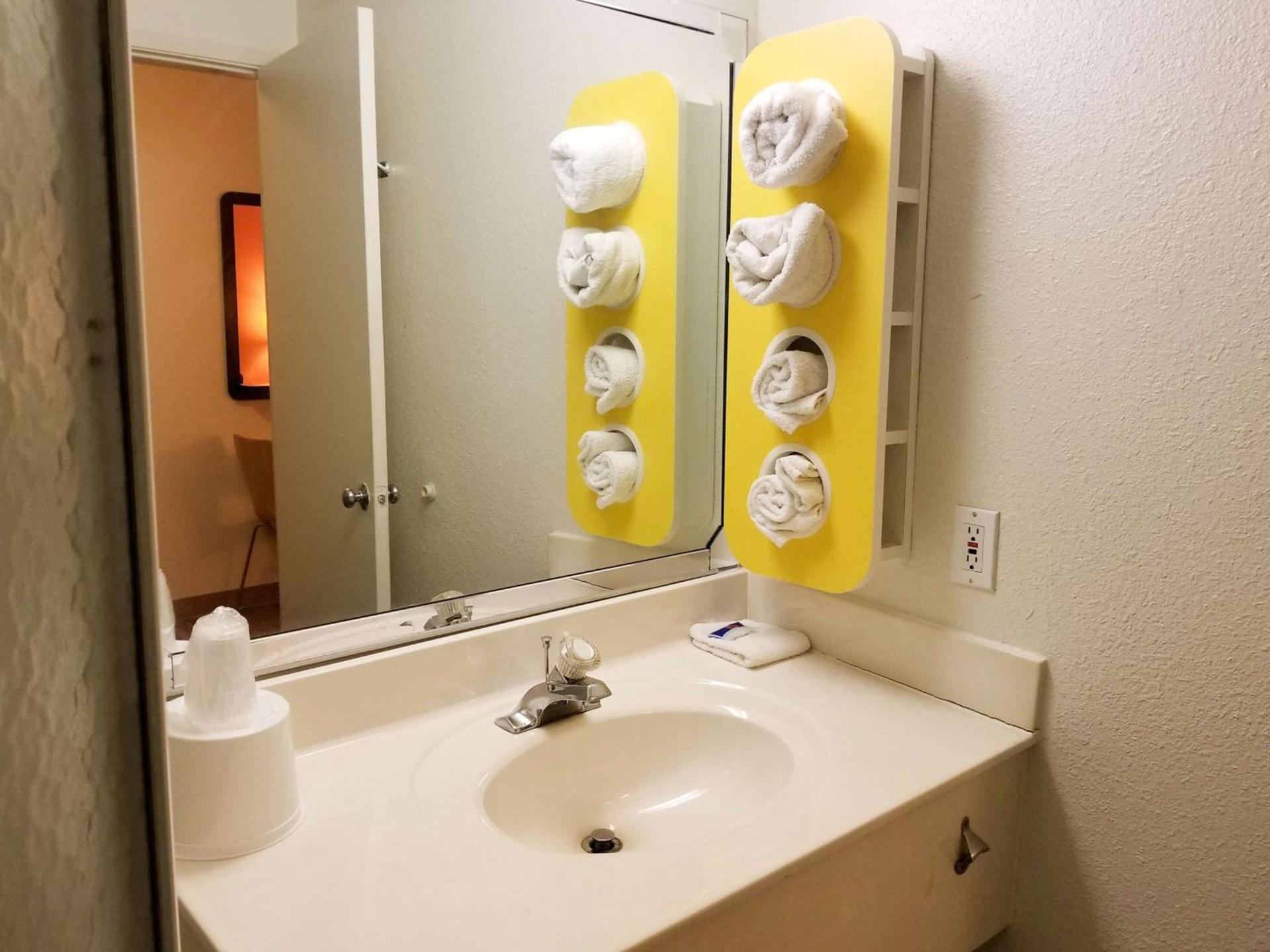 Motel 6-Normal, IL - Bloomington Area photo 6