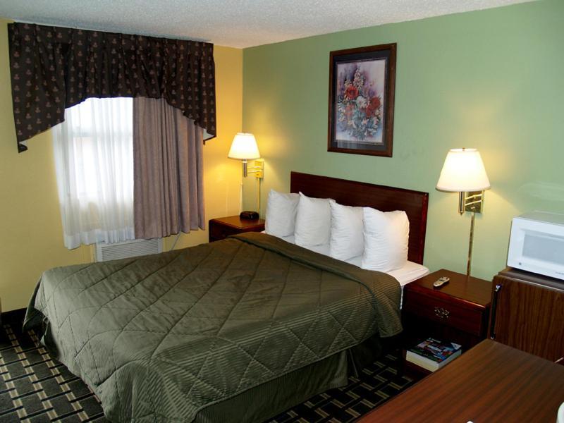 Boulevard Inn photo 10
