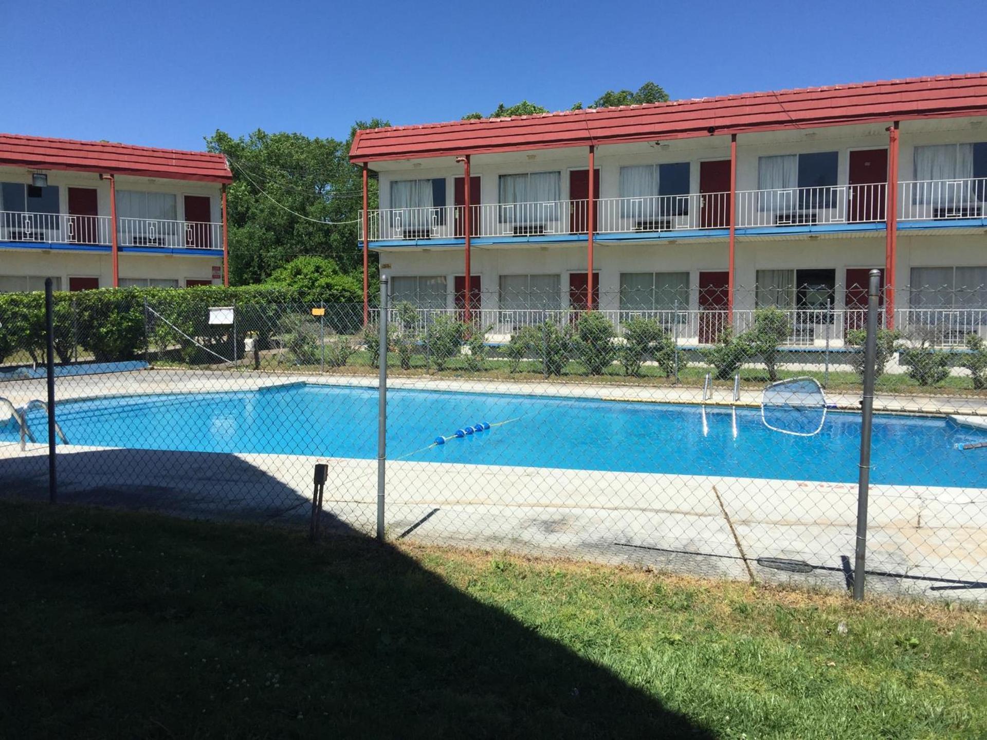 Flagship Inn photo 8
