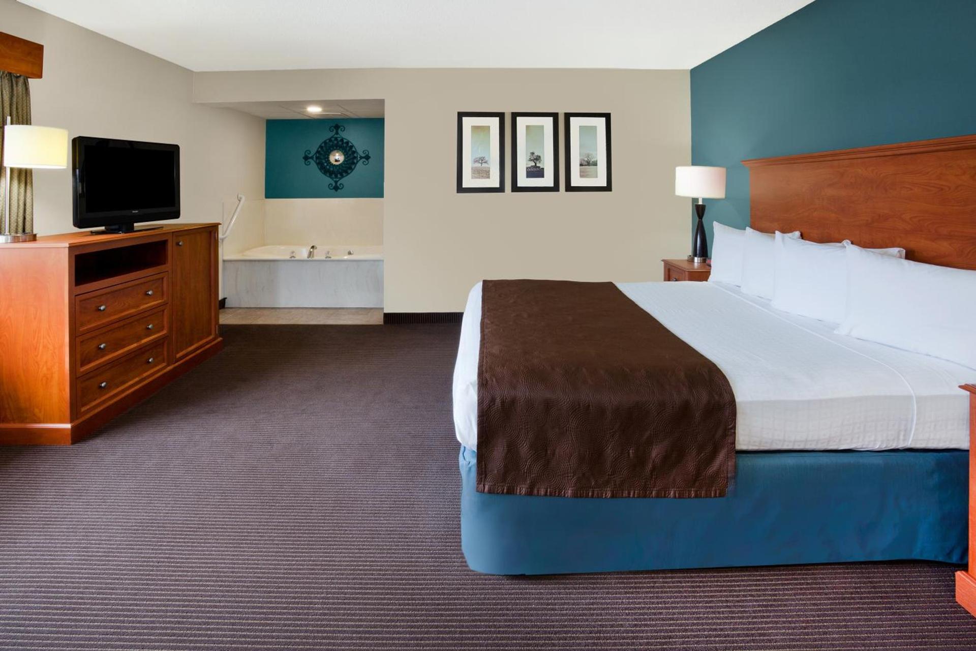 AmericInn by Wyndham Chanhassen photo 88